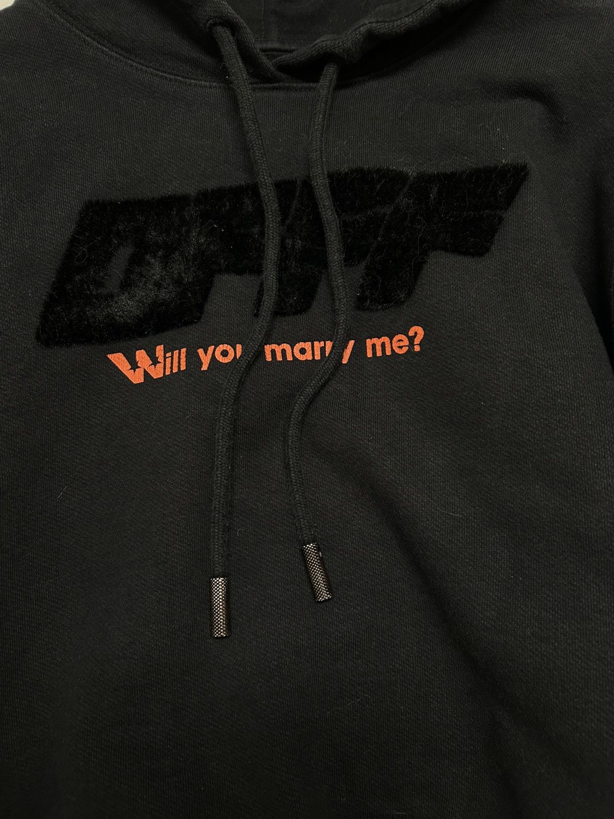 Off-White FW2018 “Will You Marry Me?” Cropped Hoodie Size US XS / EU 42 / 0 - 5 Thumbnail