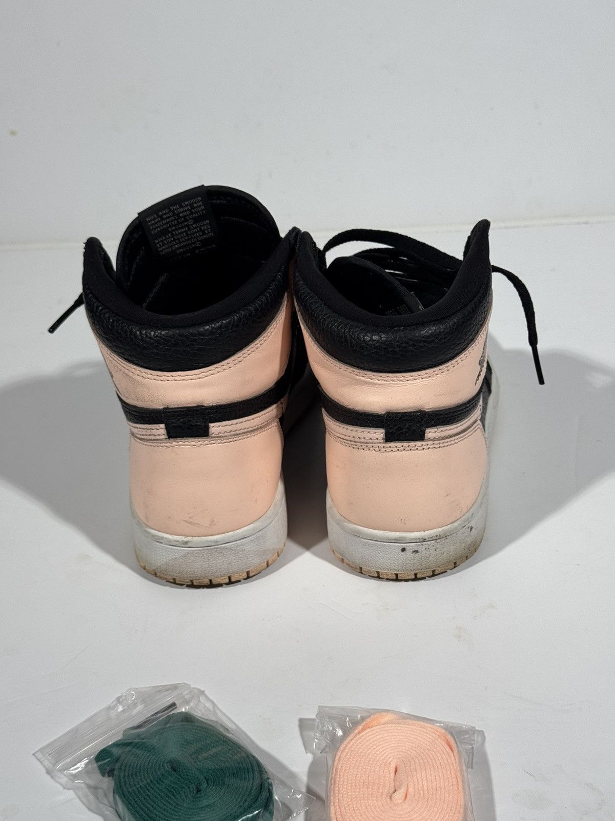 Jordan Brand × Nike Jordan 1 Retro High Black Crimson Tint Size US 8 / EU 41 - 6 Thumbnail