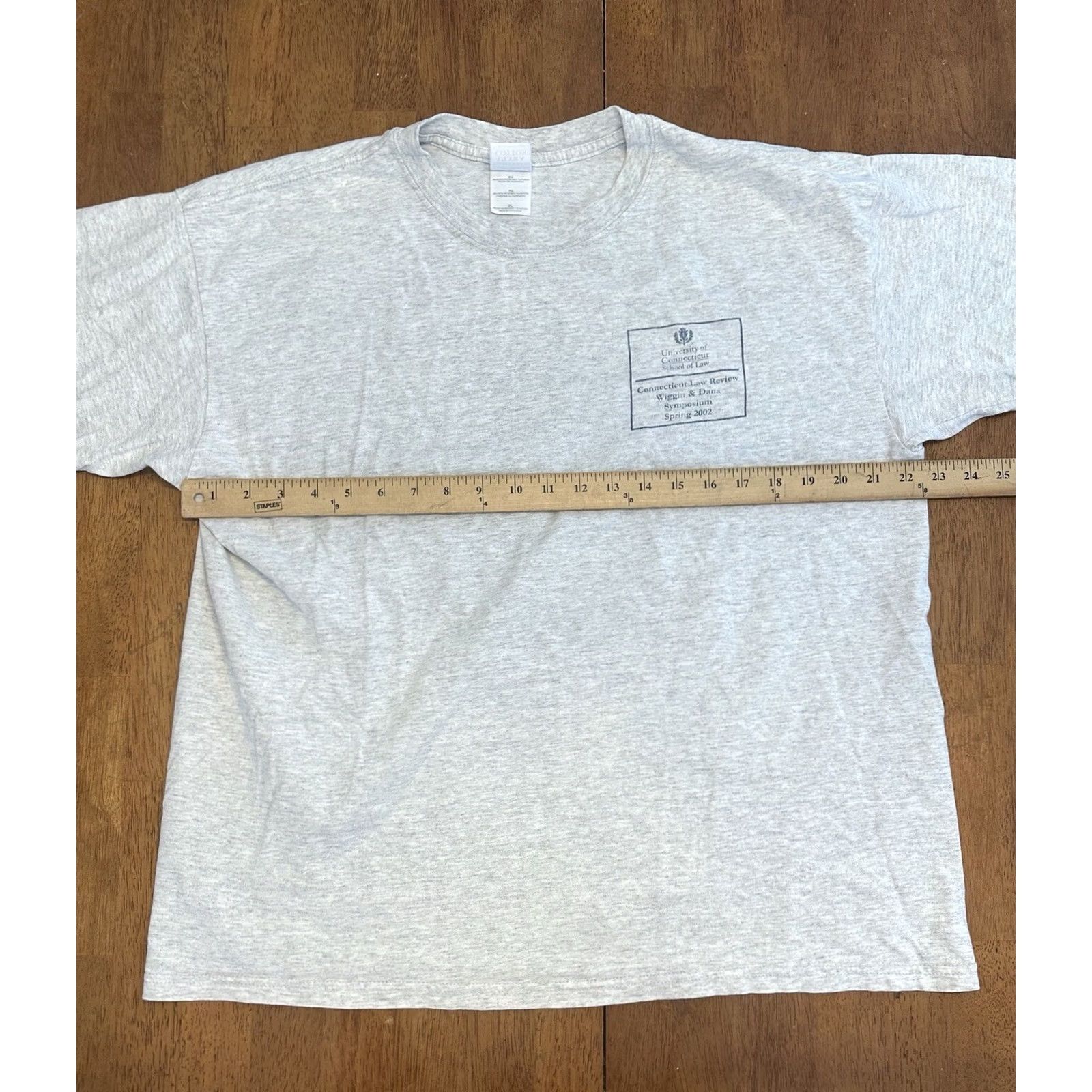 Gildan VINTAGE University Of Connecticut School Of Law Symposium T Shirt XL Y2K Gray Size US XL / EU 56 / 4 - 6 Thumbnail