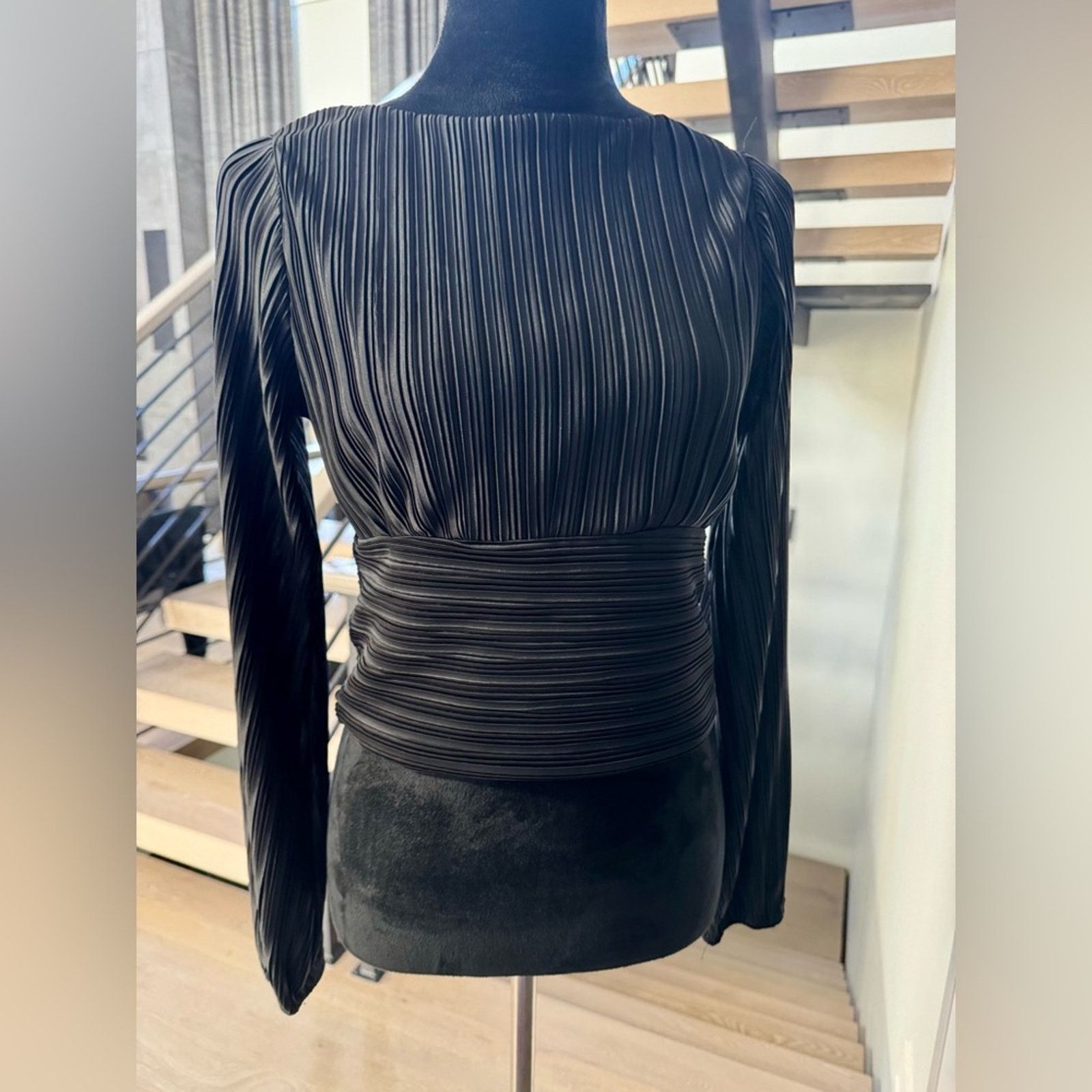Other New Elegant Black Pleated Long Sleeve Top size S Size S / US 4 / IT 40 - 2 Thumbnail