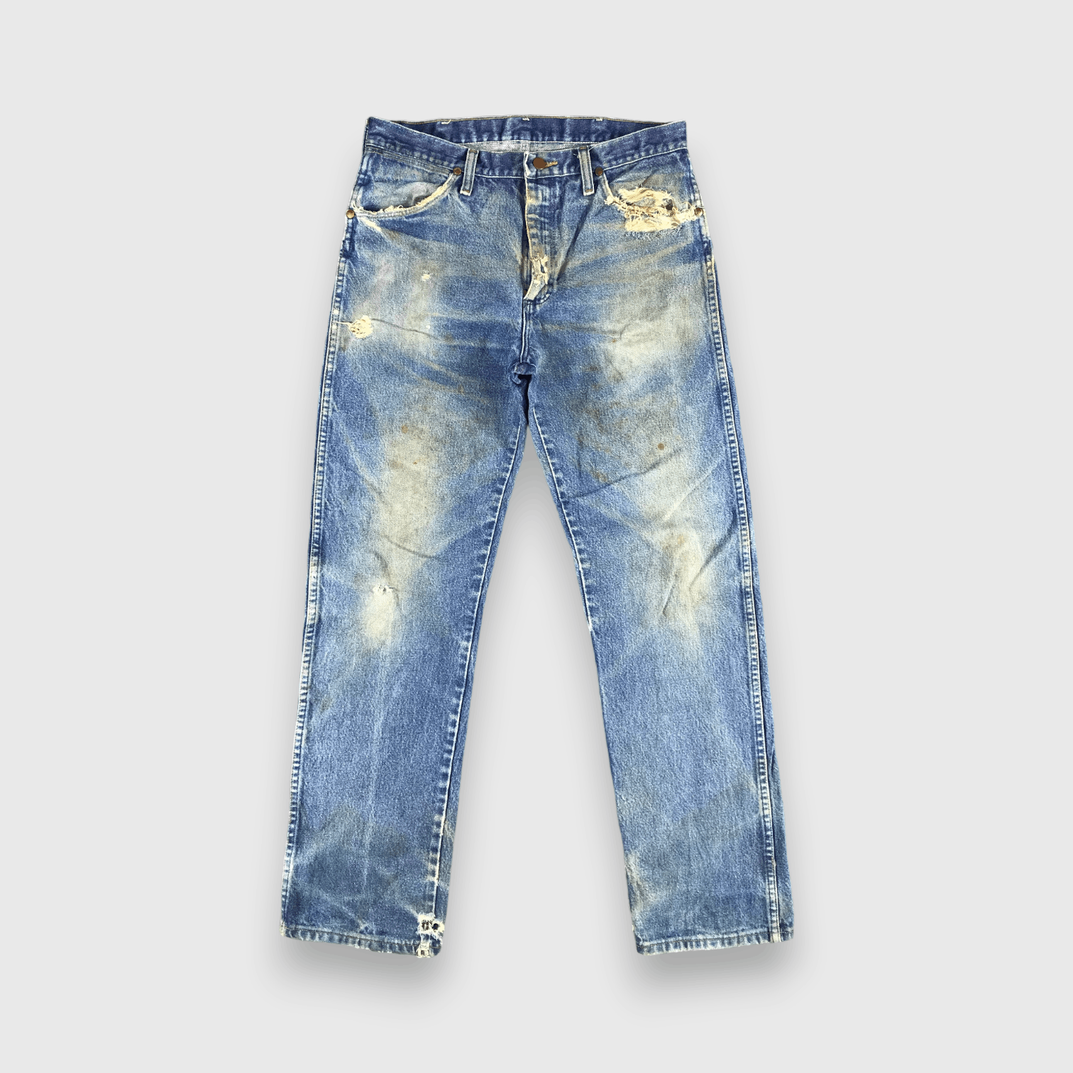 Vintage Vintage Blue Wash Wrangler Jeans-J2421 Size US 32 / EU 48 - 1 Thumbnail
