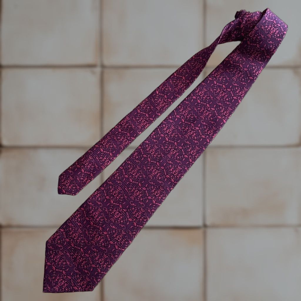 VINTAGE Versace Tie Men One Size Red Silk Barocco Baroque Floral Vine Pattern 1990s Italy