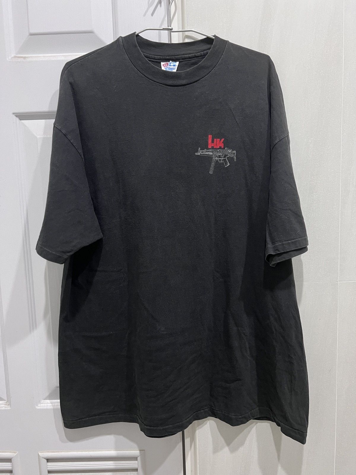 Vintage Vintage 90s MP5 HK Heckler Koch Tee XL Faded Gun Size US XL / EU 56 / 4 - 4 Thumbnail