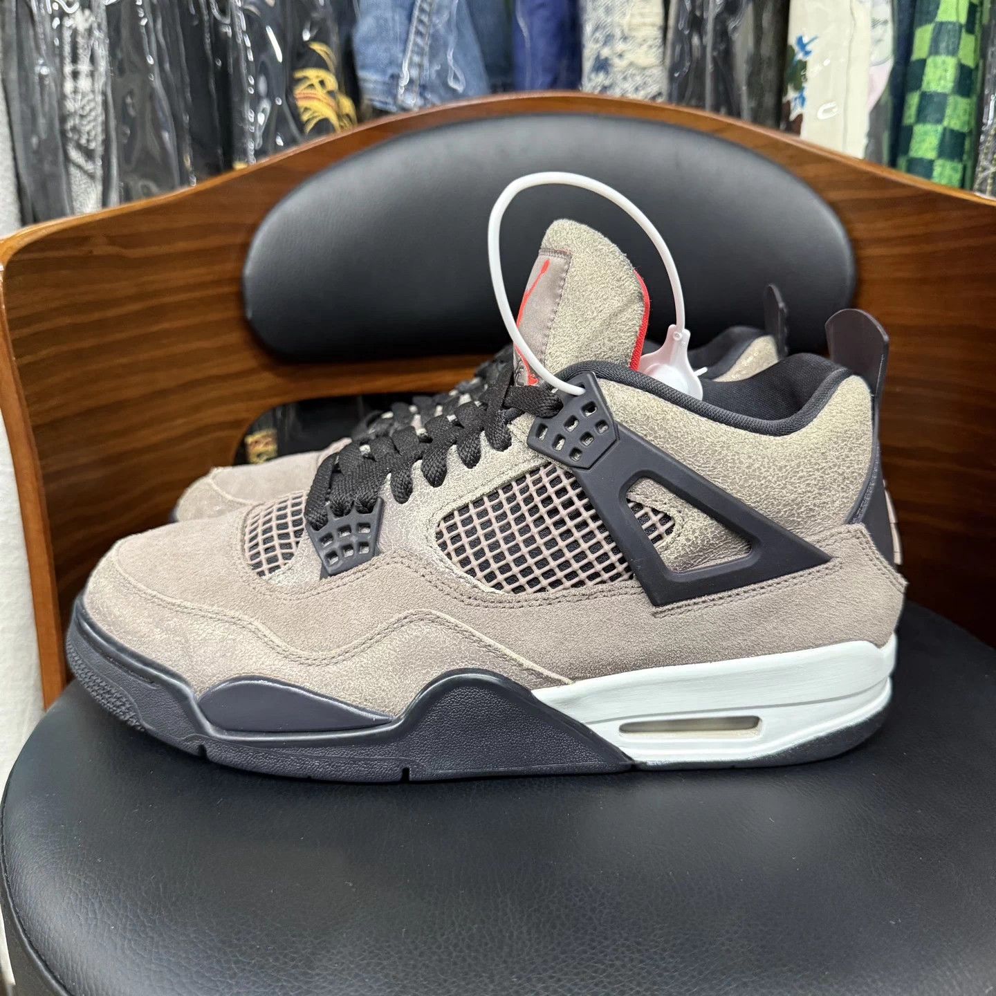 Jordan Brand AJ4 Mocha 43 98 New Original Box Size US 9 / EU 42 - 6 Thumbnail