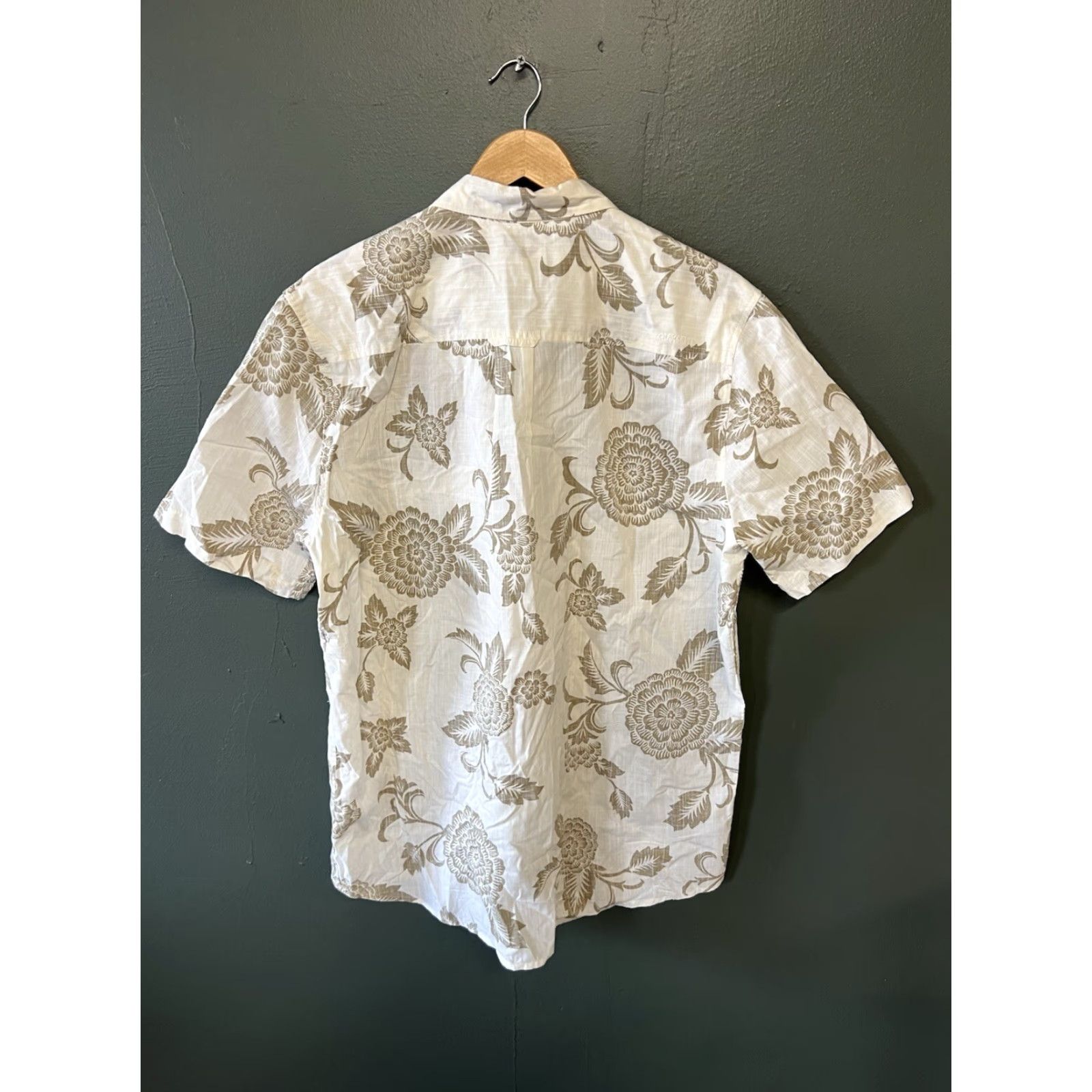 Quiksilver Quiksilver Waterman Mens White Short Sleeve Button-Up Floral Pattern XL Size US 36 / EU 52 - 2 Thumbnail