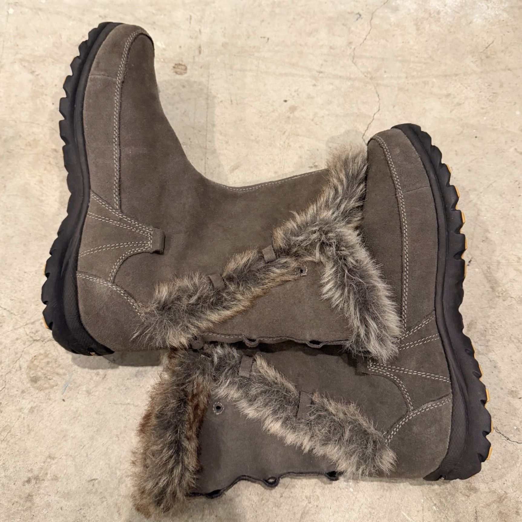 Vintage VINTAGE Mountrek Ellie Lodge Mid Calf Boots Leather Waterproof Brown Womens 8.5 NO LACES Slip-On Shoe Boots Womens" Size US 6 / IT 36 - 7 Thumbnail
