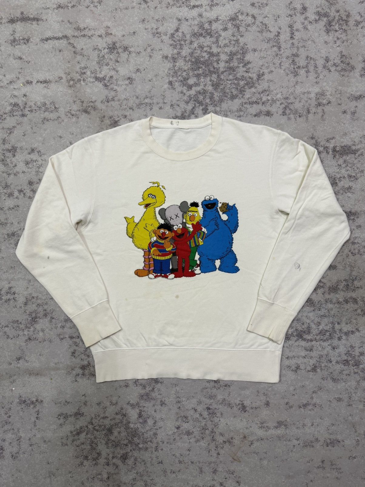Kaws × Uniqlo Uniqlo Kaws Sweatshirt Size US S / EU 44-46 / 1 - 3 Thumbnail