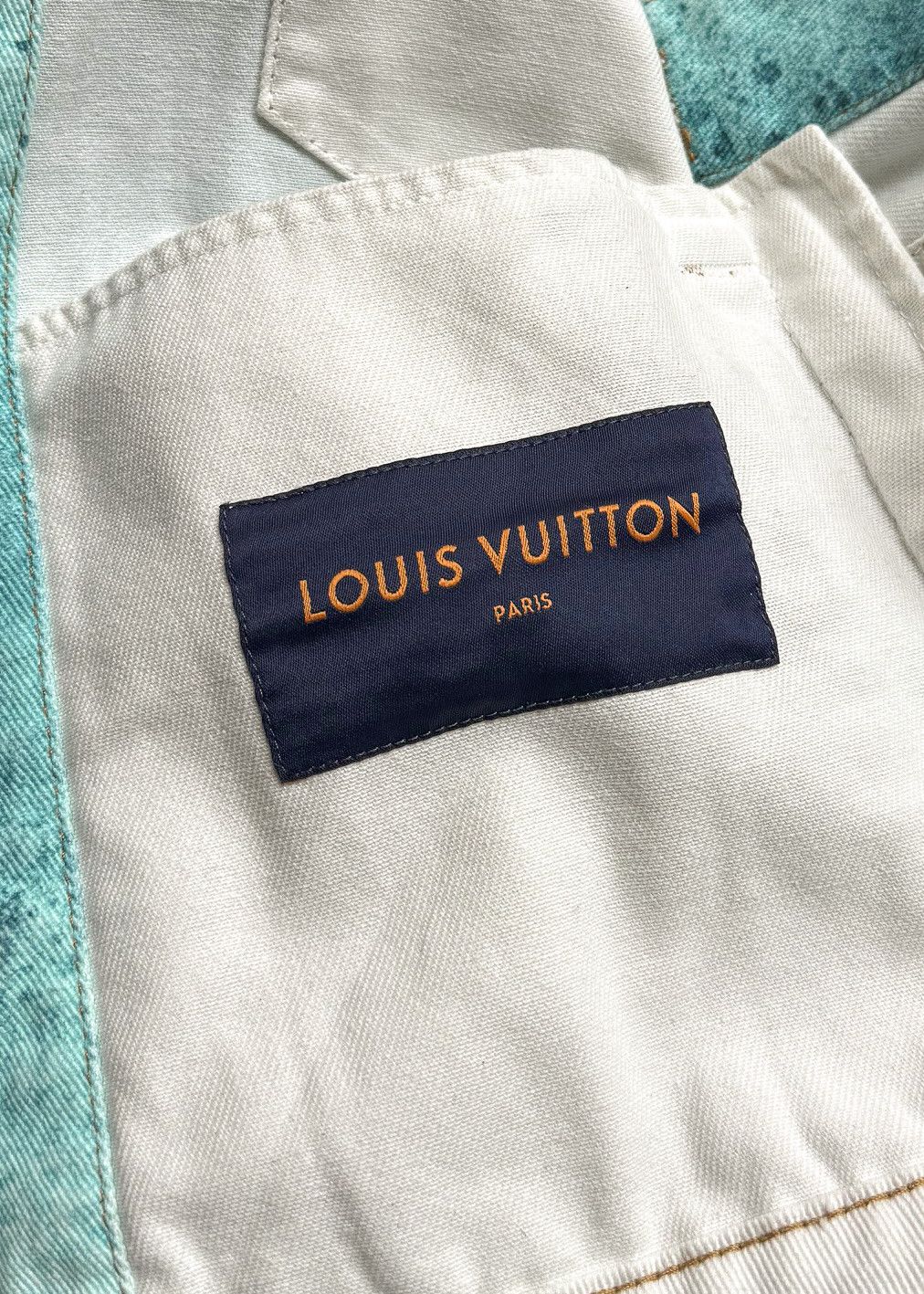 Louis Vuitton Louis Vuitton SS23 Turquoise Spray LV White Denim Jacket Size US L / EU 52-54 / 3 - 7 Thumbnail