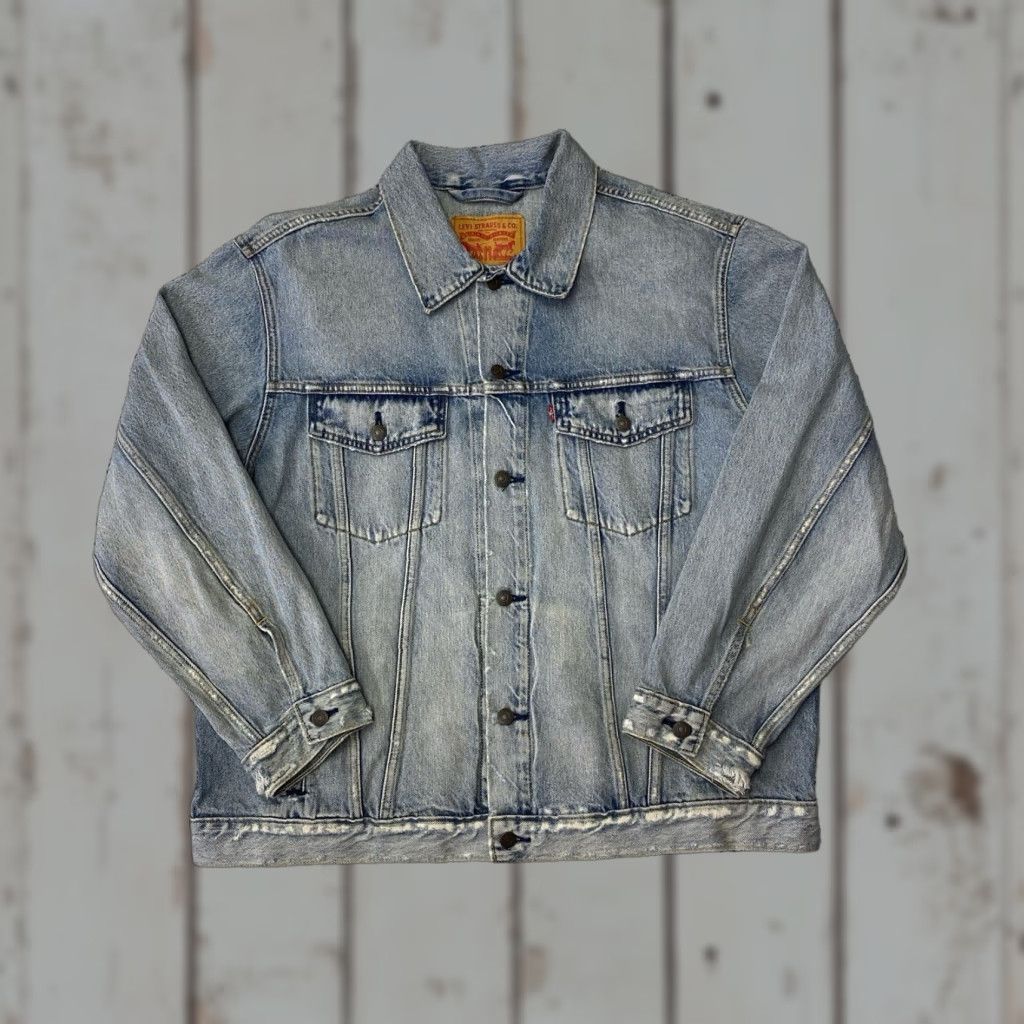 Levi's Levi's Trucker Denim Jacket 2XL Light Wash Distressed Men Jeans Jacket Size US XXL / EU 58 / 5 - 1 Thumbnail