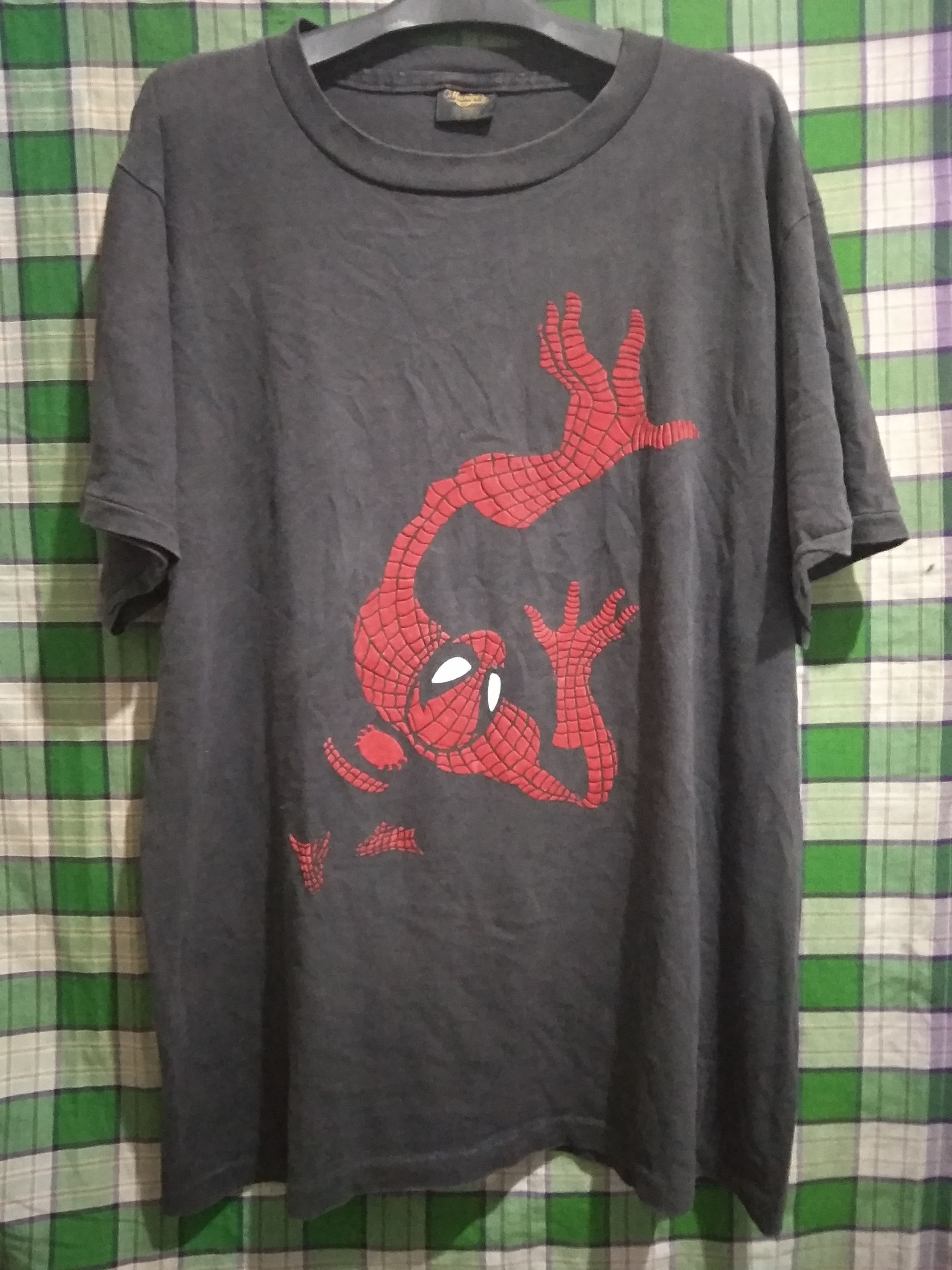 Marvel Comics × Vintage Vintage 90s SpiderMan w/ flocked graphic RARE Size US L / EU 52-54 / 3 - 1 Thumbnail