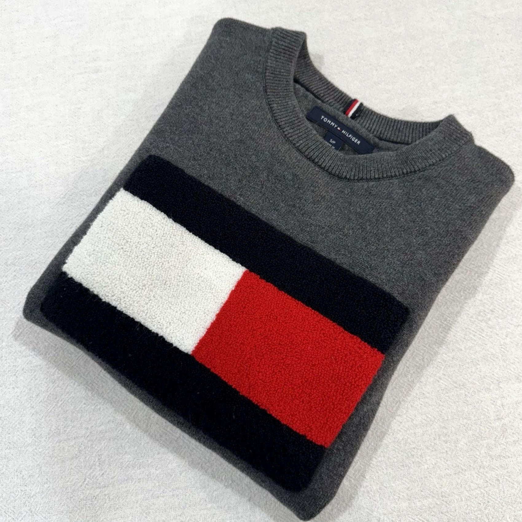 Tommy Hilfiger VINTAGE Tommy Hilfiger Knit Crewneck Sweater Unisex Adults Small Gray Cable-Knit Logo 90s Timeless Pullover Size US S / EU 44-46 / 1 - 8 Thumbnail