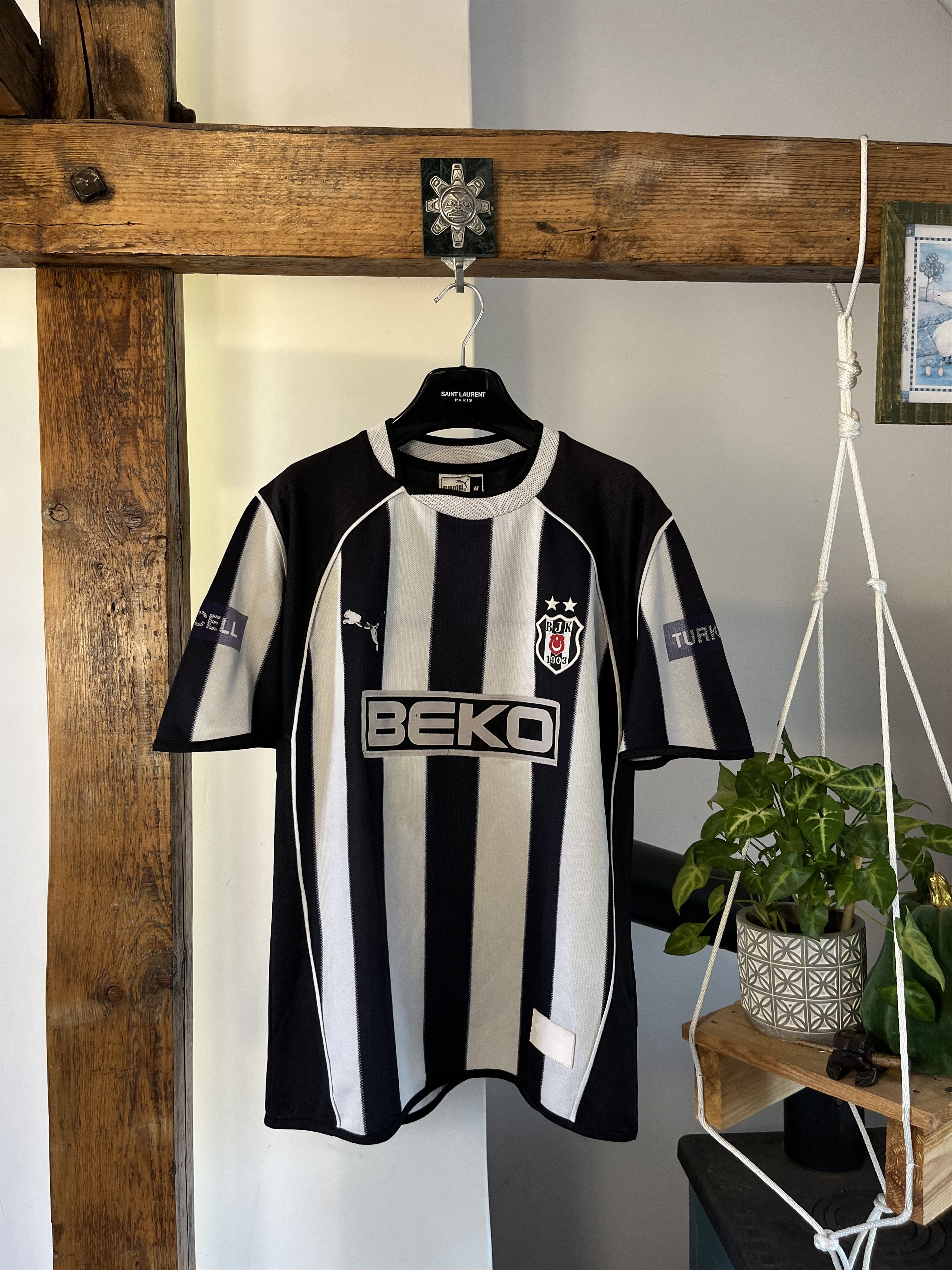 Puma × Vintage Vintage Puma Besiktas 2003-04 Soccer Away Kit Size US M / EU 48-50 / 2 - 1 Thumbnail