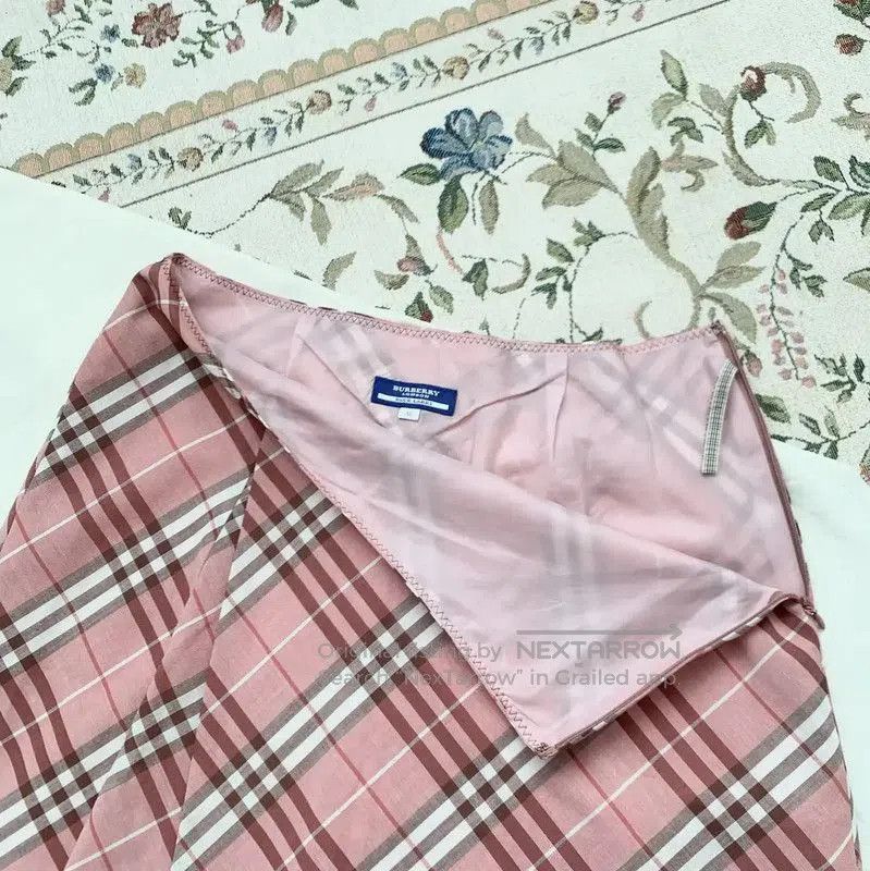 Burberry Burberry Pink Checked Wool Blend Skirt. Size 23" - 6 Thumbnail
