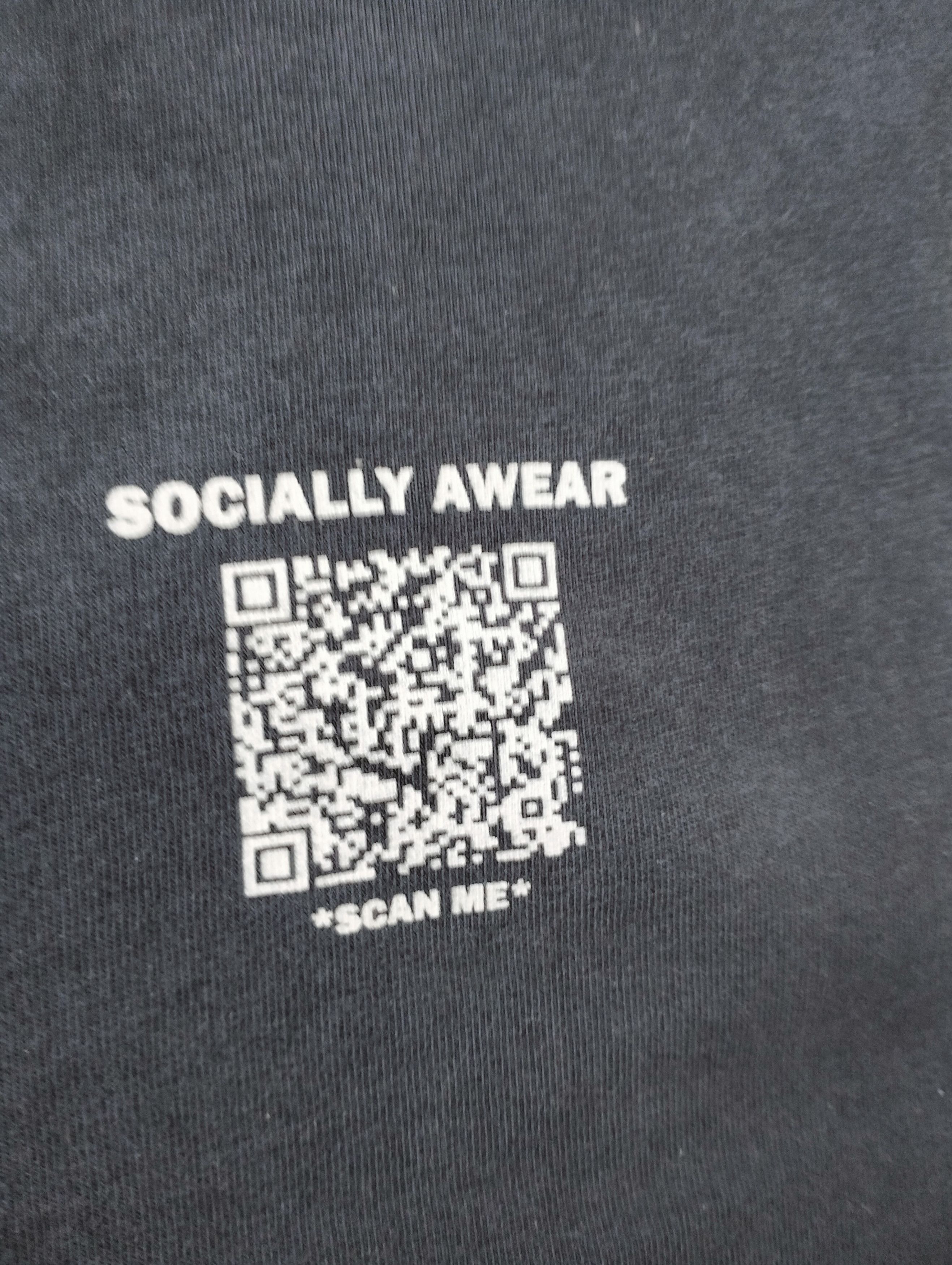 Vintage Black boxy t-shirt Streetwear 2000s Size US M / EU 48-50 / 2 - 4 Thumbnail