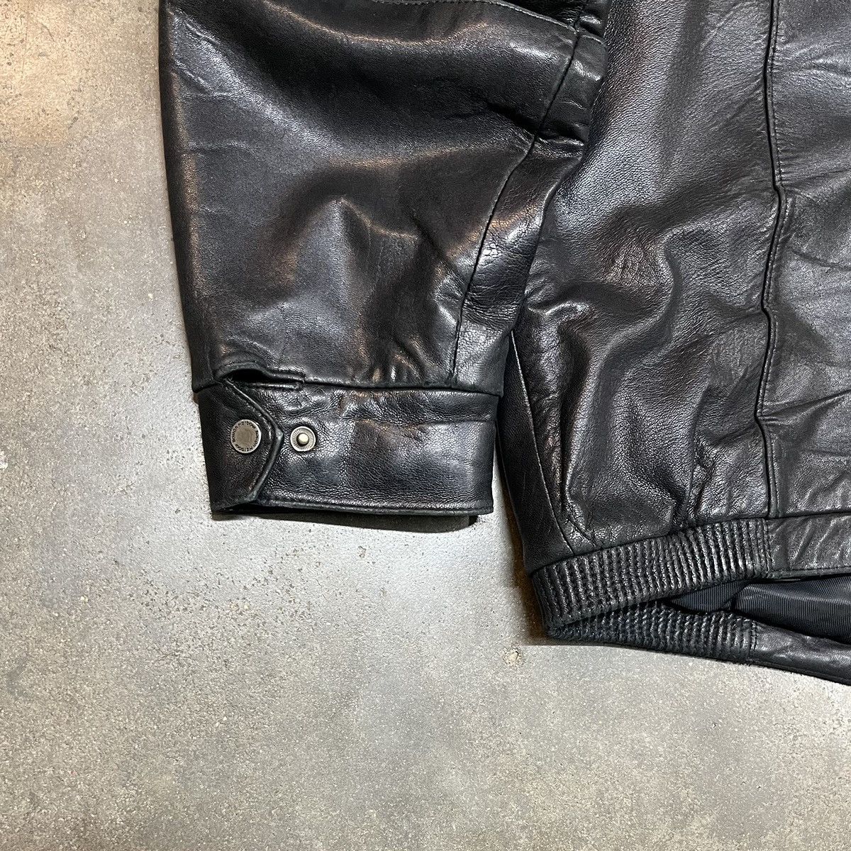 Vintage Vintage Boston Harbour Distressed Leather Bomber Jacket Size US XL / EU 56 / 4 - 6 Thumbnail