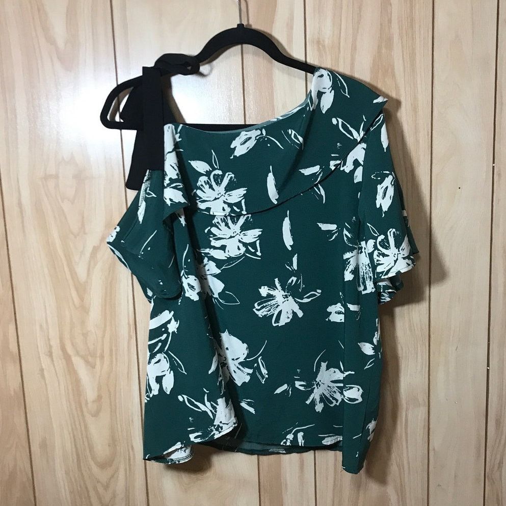 Shein Shein Curve Green Floral Short Sleeve Top 1XL Size XL / US 12-14 / IT 48-50 - 2 Thumbnail