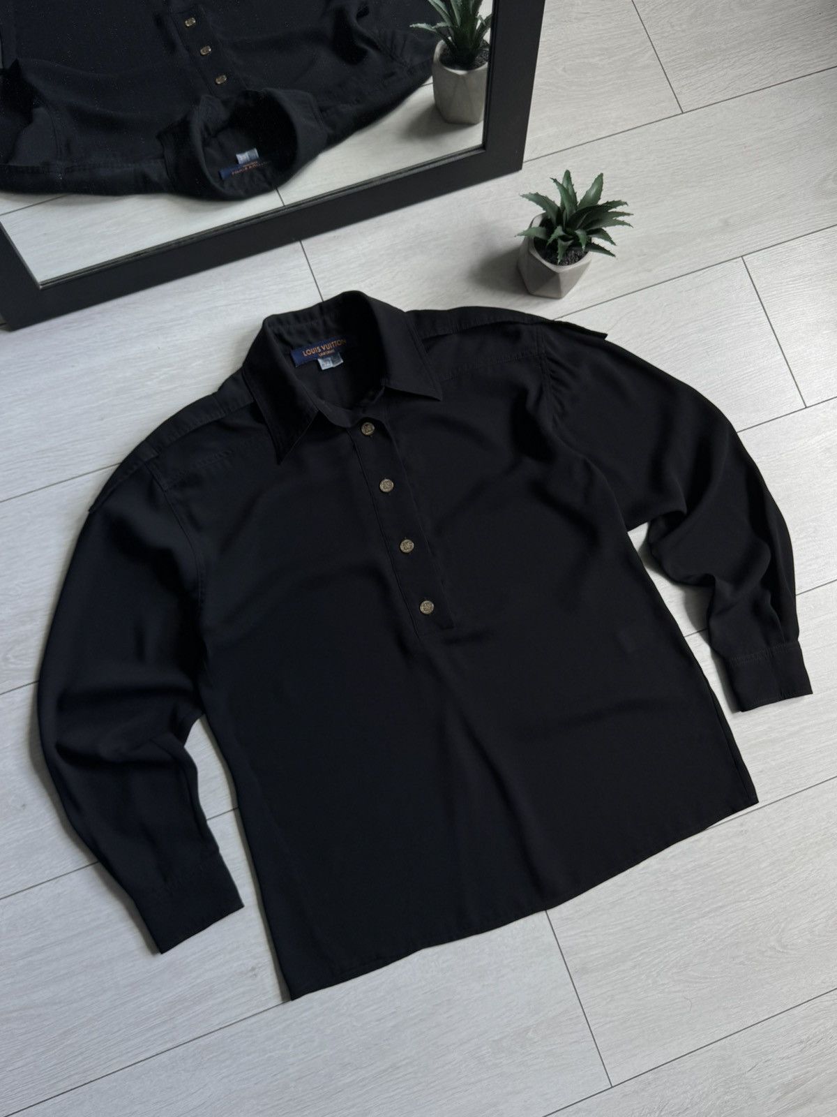 Louis Vuitton Louis Vuitton Uniforms Gold Button Up Blouse Size M / US 6-8 / IT 42-44 - 2 Thumbnail