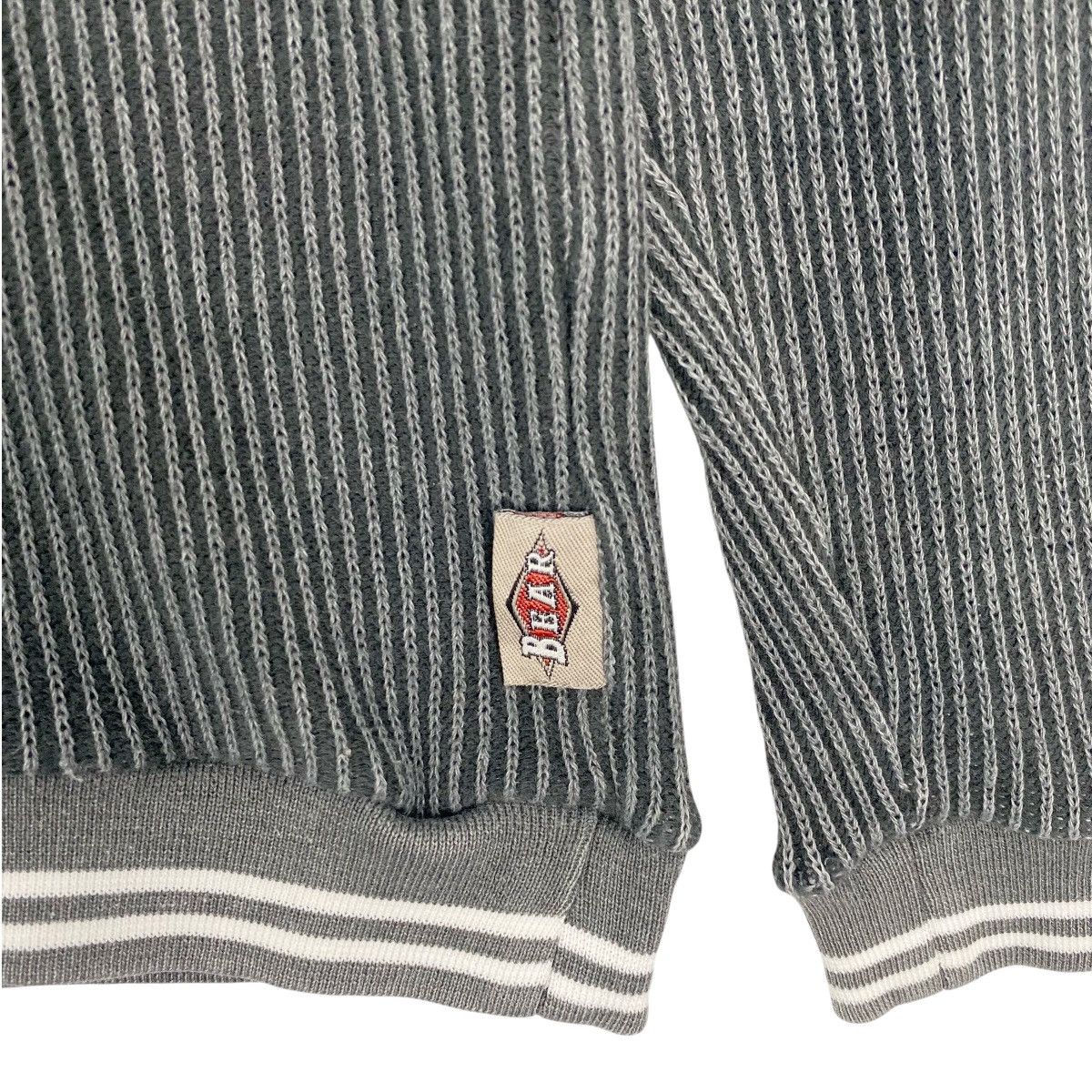 Vintage Vintage 90s Bear Surf Sweatshirt Vneck Grey Pullover Size L Size L / US 10 / IT 46 - 5 Thumbnail