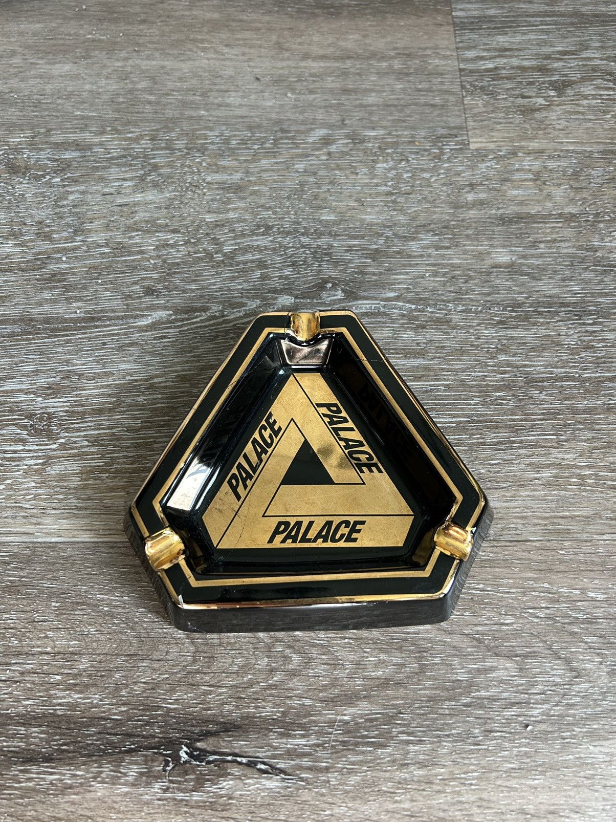 palace skateboards ash tray