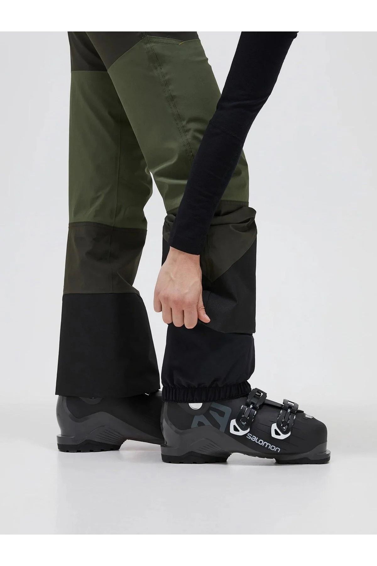 Peak Performance PEAK PERFORMANCE W W2L Stretch Bib Pants OLIVE EXTREME-PIN Size 28" / US 6 / IT 42 - 4 Thumbnail