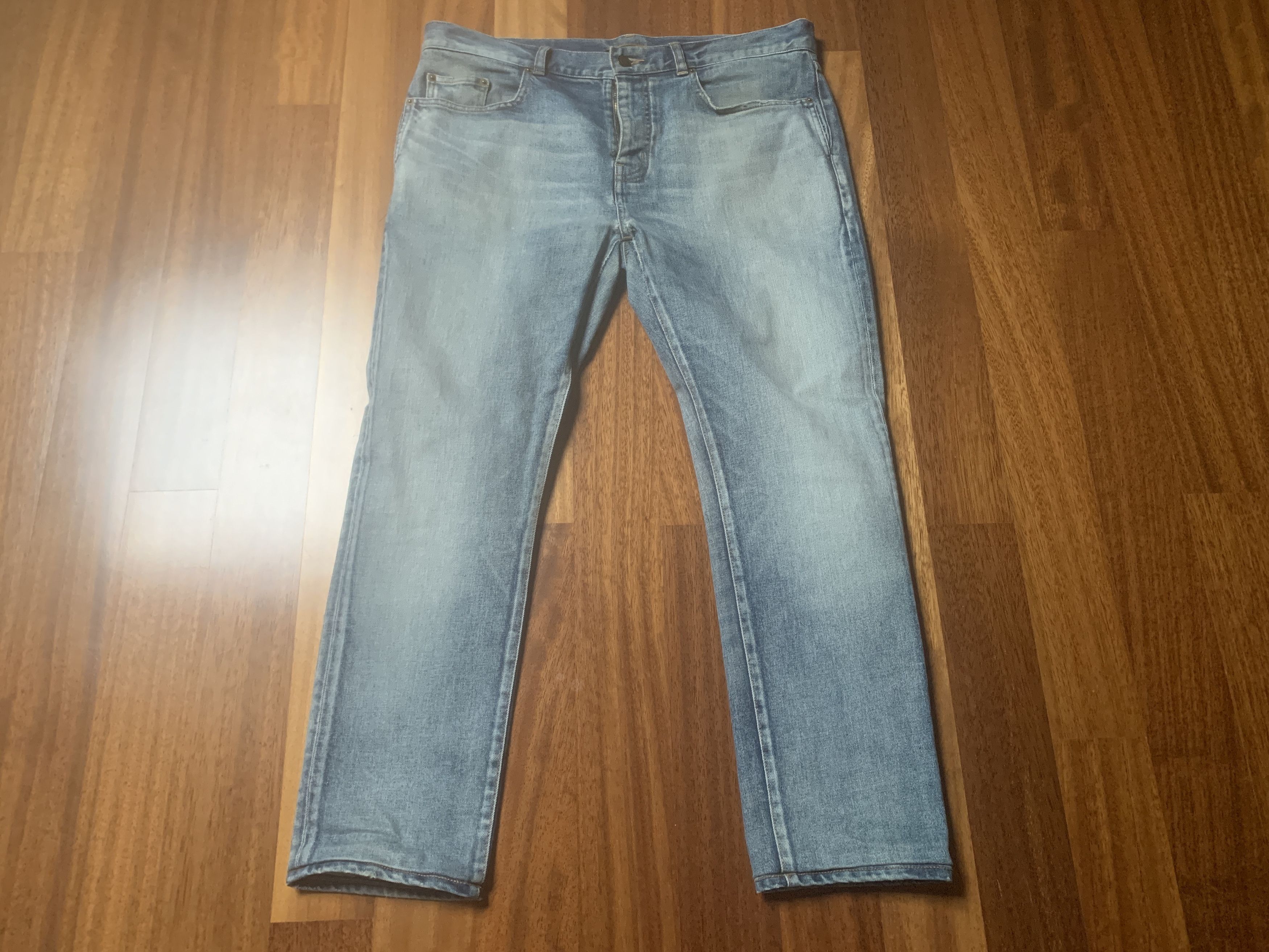 Saint Laurent Paris SAINT LAURENT PARIS D24 SKINNY JEANS IN WASHED BLUE DENIM Size US 34 / EU 50 - 16 Thumbnail