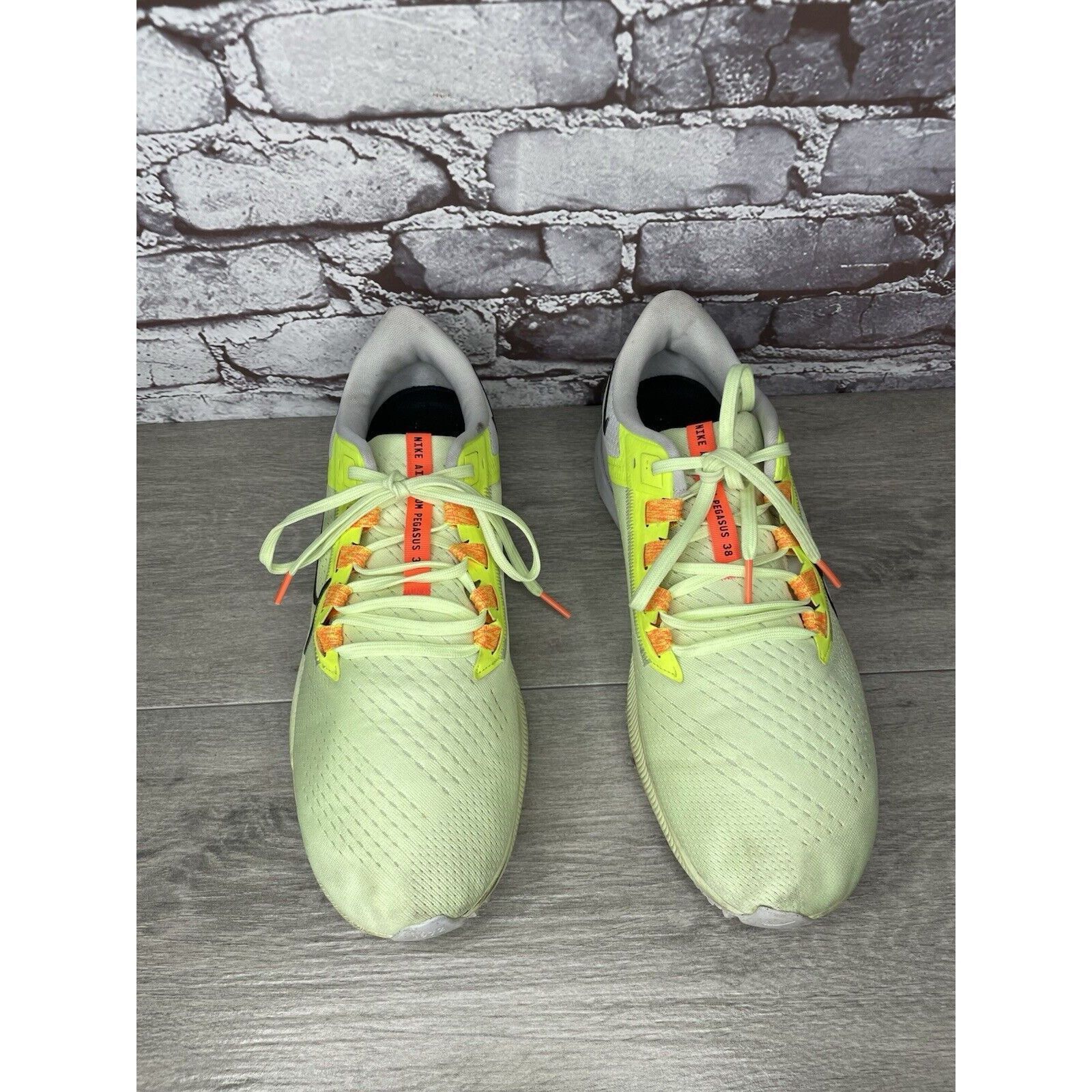 Nike Nike Air Zoom Pegasus 38 Barely Volt Running Shoes Men 11.5M Size US 11.5 / EU 44-45 - 12 Thumbnail