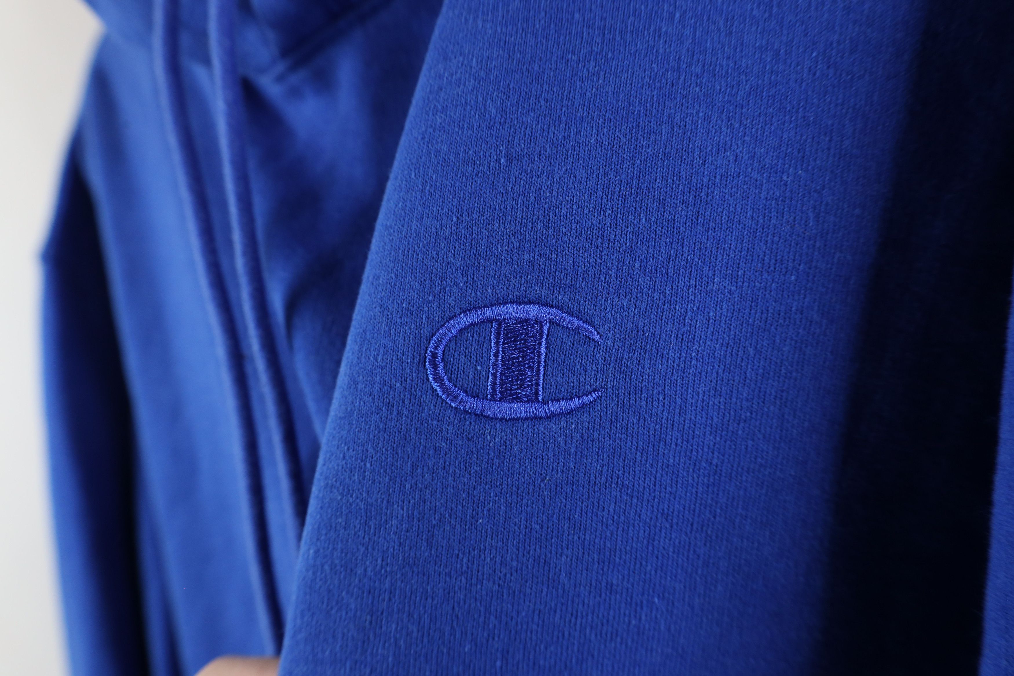 Champion × Vintage Vintage Champion Monochrome Hoodie Sweatshirt Royal Blue Size US L / EU 52-54 / 3 - 5 Thumbnail