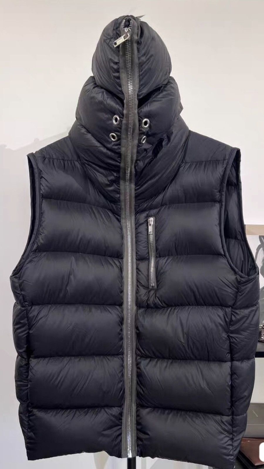 Rick Owens Rick Owens Shark-Head Down Vest Size US M / EU 48-50 / 2 - 1 Thumbnail