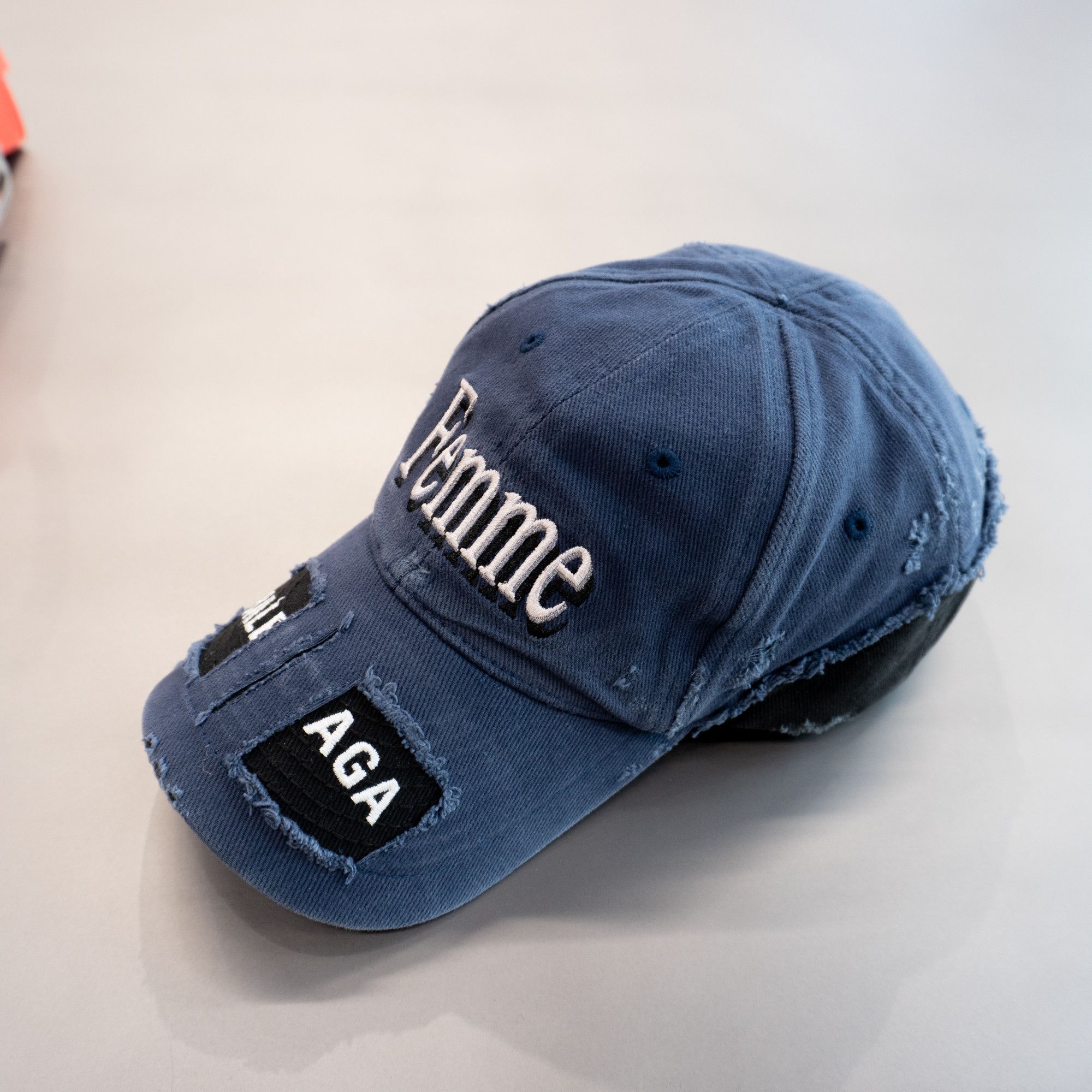 国内即発+BALENCIAGA+Balenciaga Upcycled キャップ Balenciaga Upcycled Cap | Saks Fifth Avenue