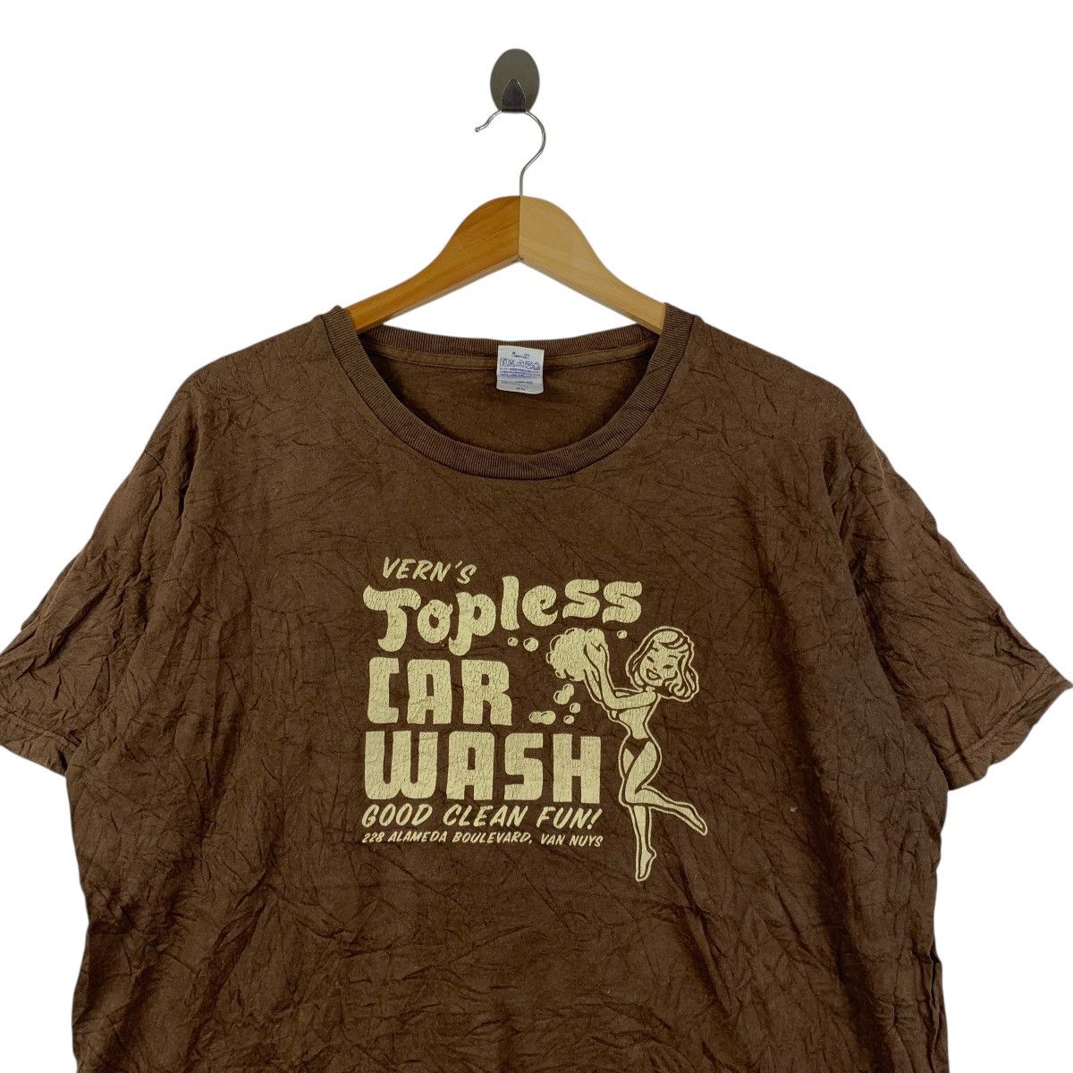 Vintage Retro Pin-Up Car Wash Tee Shirt Vern’s topless Car Wash Size US XL / EU 56 / 4 - 2 Thumbnail