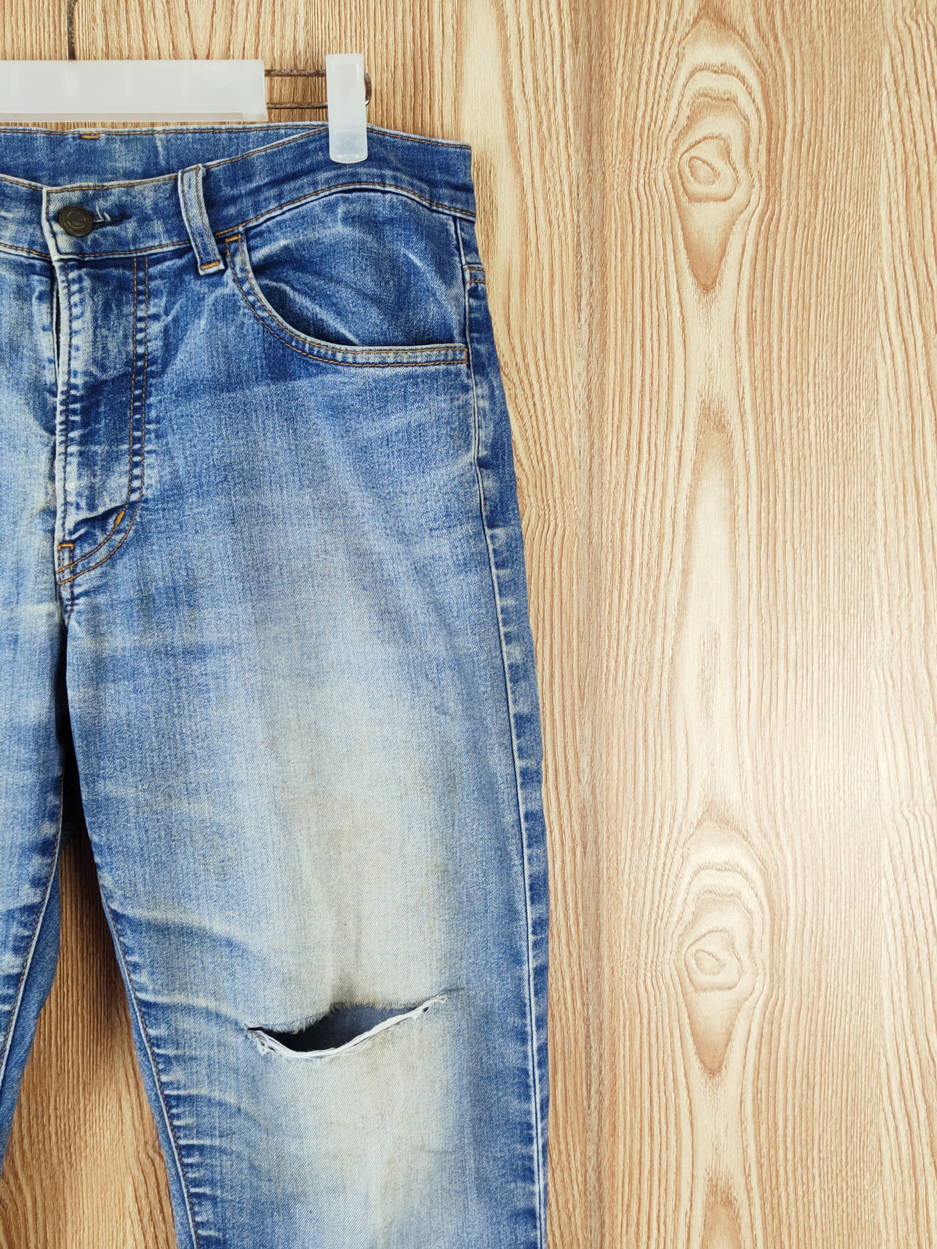 Japanese Brand Uniqlo japan Blue faded Distressed Ripped Jeans #W613 Size US 33 - 5 Thumbnail
