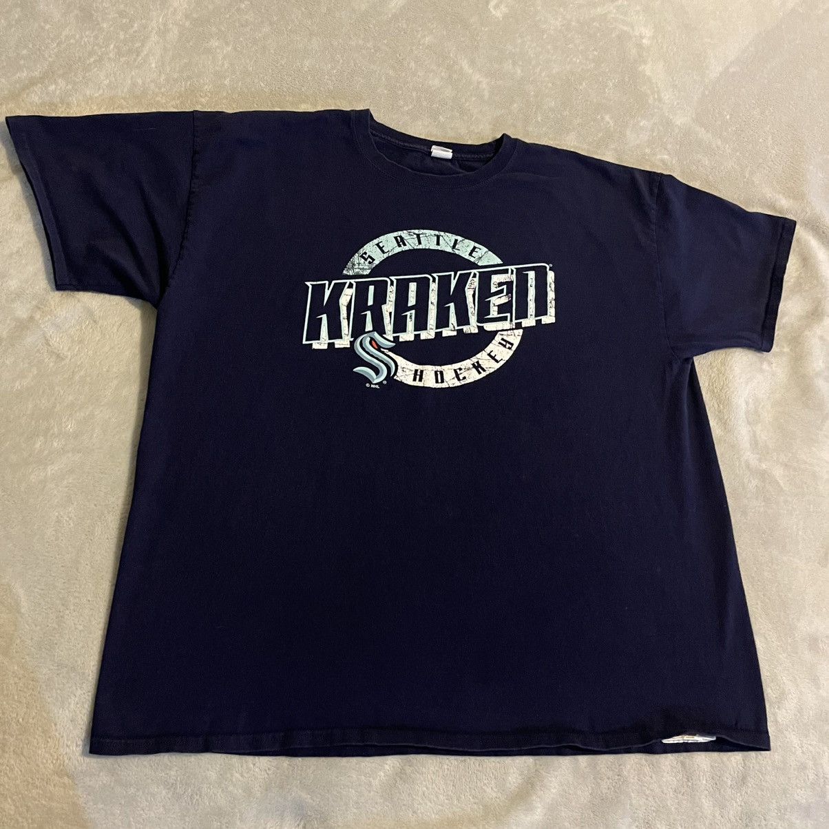 Hanes Seattle Kraken Shirt Men 2XL Blue Hockey NHL Crew Neck Tee Size US XXL / EU 58 / 5 - 1 Thumbnail
