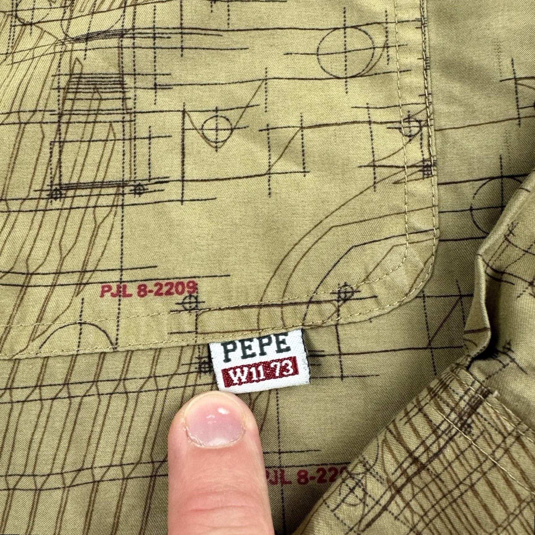 Vintage VINTAGE Pepe Jeans Button-Up Shirt Adult Medium Tan All Over Print 90s Punk, Long Sleeve, Brown, Graphic Print, Mens Size US M / EU 48-50 / 2 - 2 Thumbnail