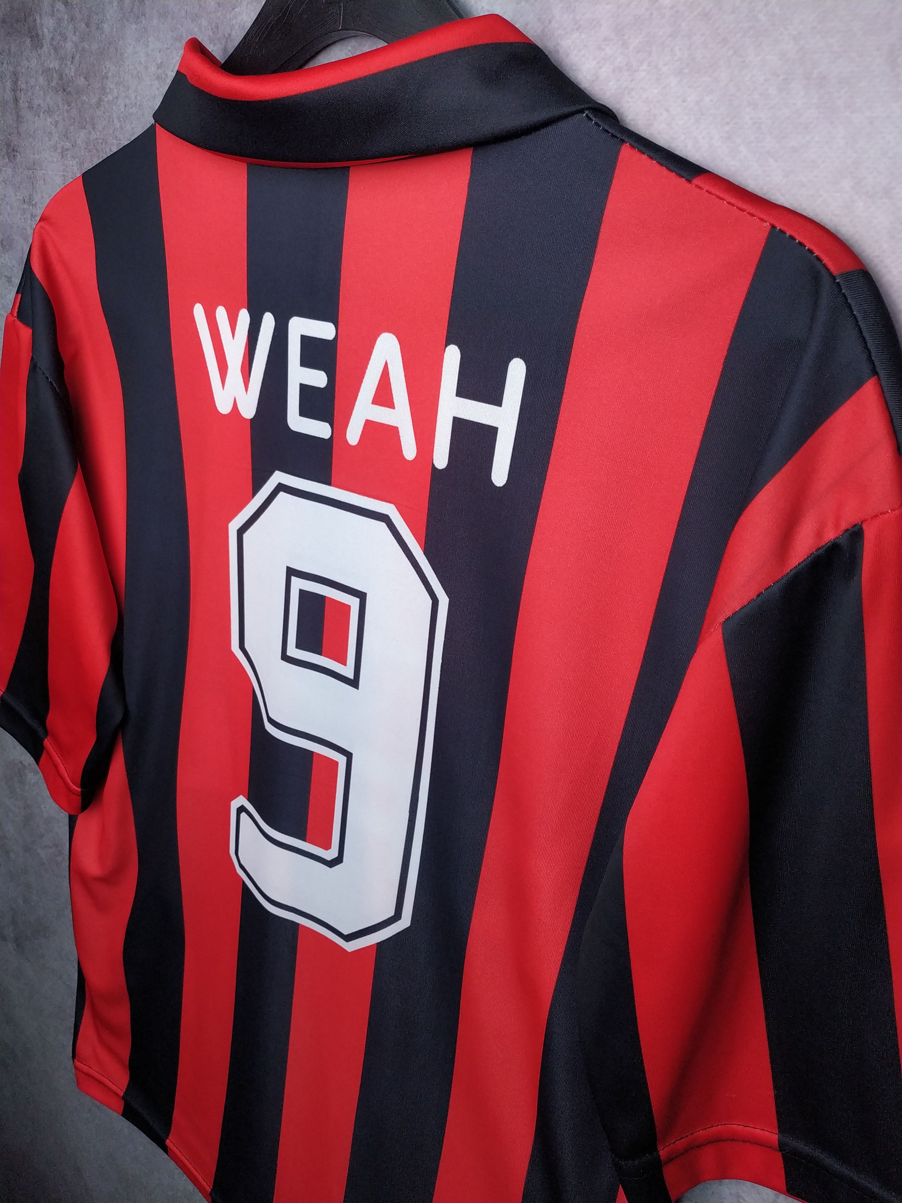 Vintage Weah AC Milan football soccer jersey Size US S / EU 44-46 / 1 - 2 Thumbnail