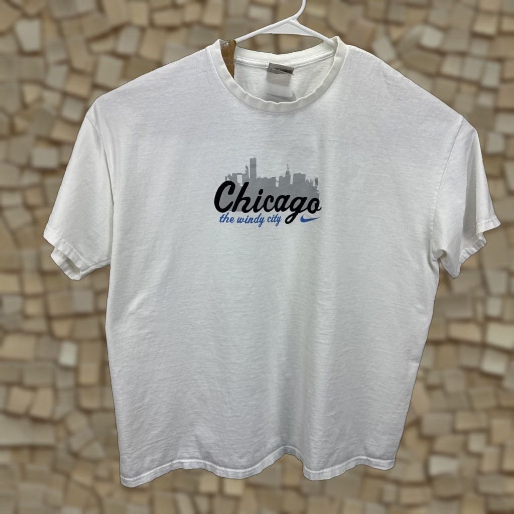 Nike VINTAGE Nike Chicago Skyline T SHIRT XL (2XL) White Nike Logo Just Do It City 90s Mens Shirt Size US XXL / EU 58 / 5 - 1 Thumbnail