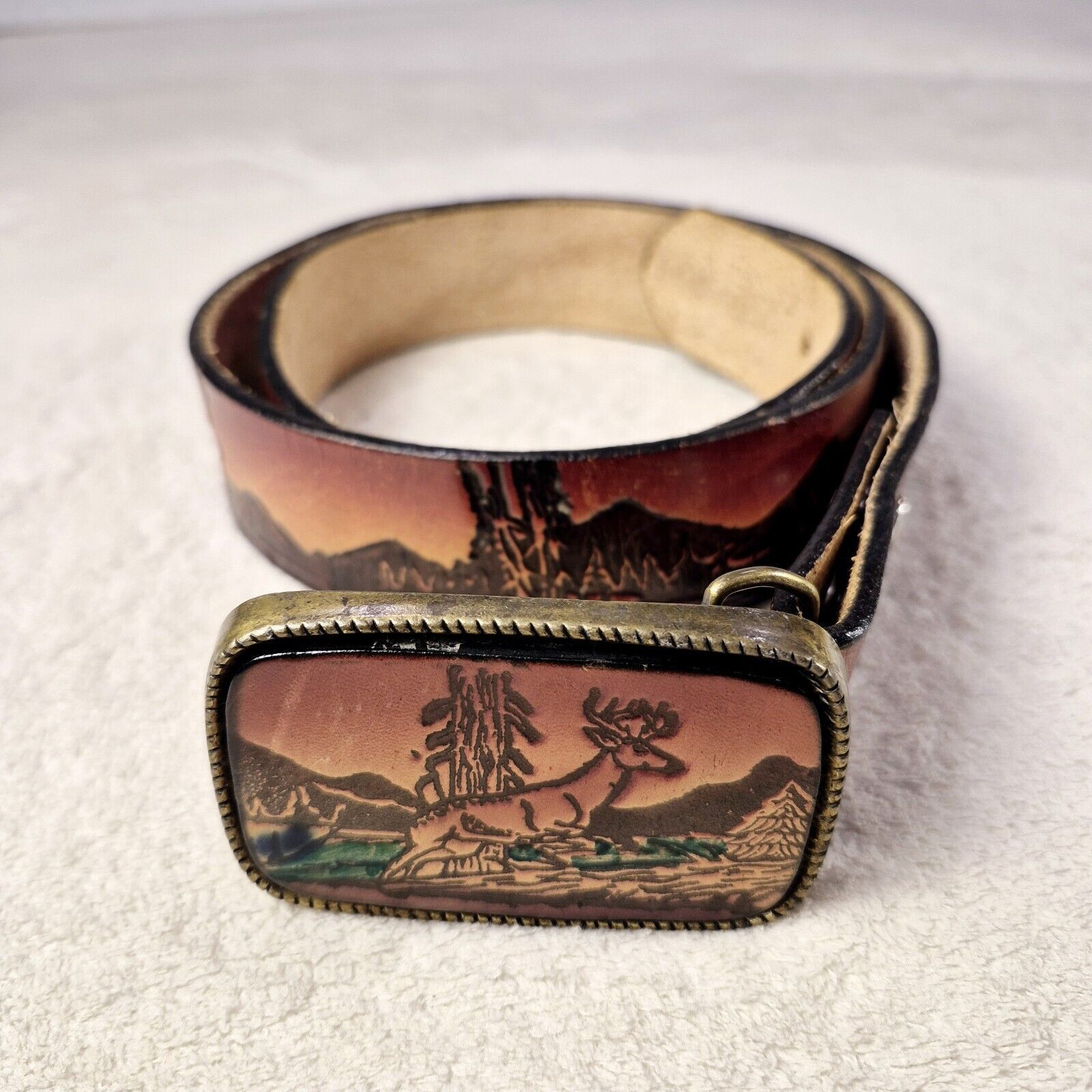 0608WEAR Vintage Buck Deer Belt 44in Buckle Genuine Leather Mountain Size 44 - 1 Thumbnail