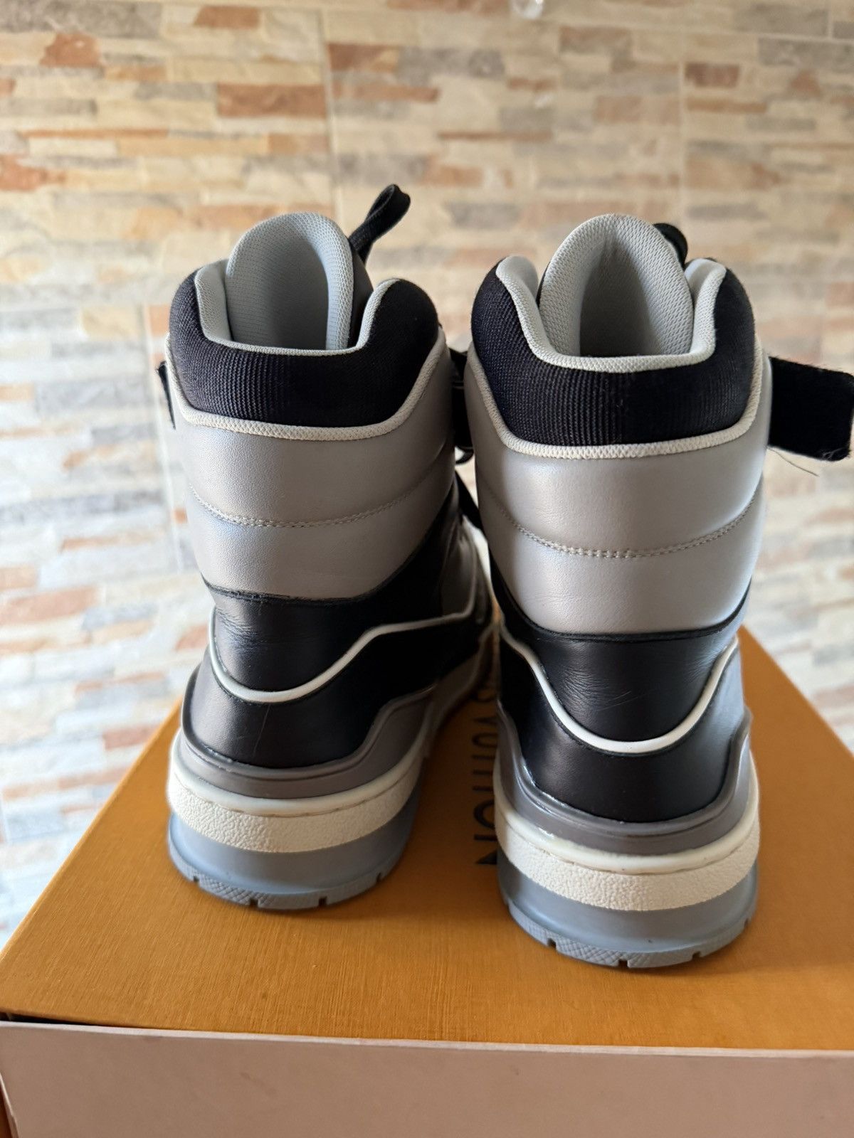 Louis Vuitton Louis Vuitton Hi-Top Trainer Sneakers SS19 Size US 10 / EU 43 - 5 Thumbnail