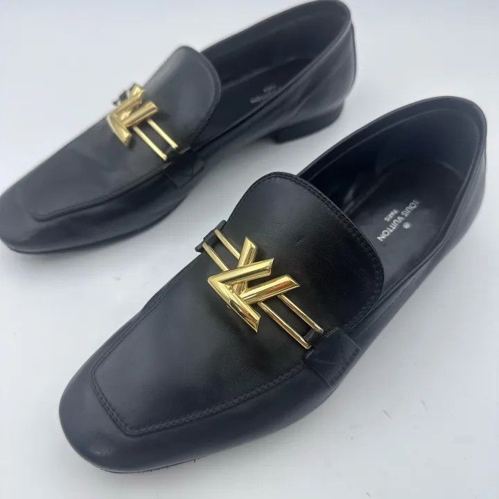 Louis Vuitton Louis Vuitton Black Leather Flat Slip-On Shoes 0079 Size US 6 / IT 36 - 1 Thumbnail