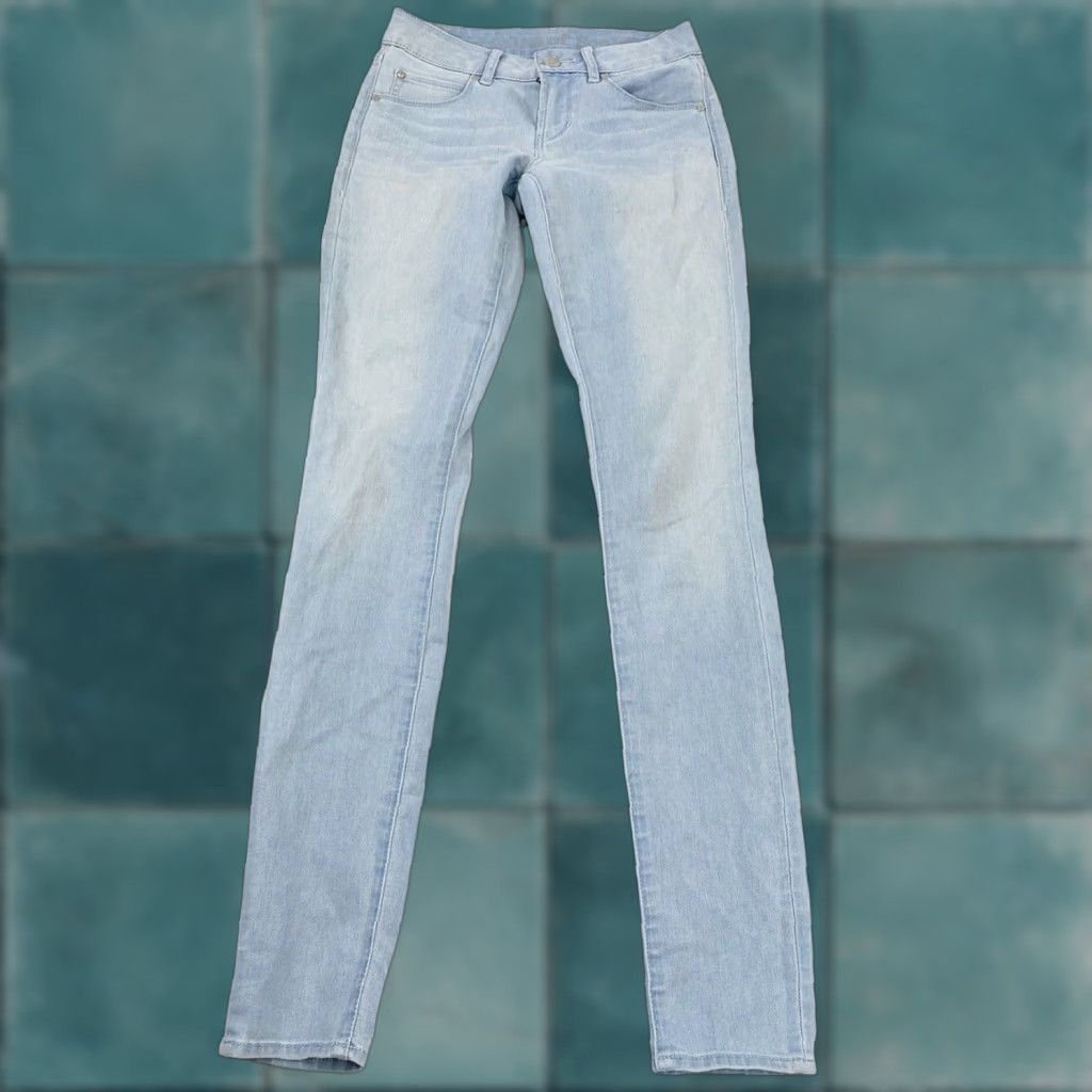 Vintage Articles Of Society Jeans Womens 24 Light Blue Skinny Stretch Denim 31 Inseam Mid Rise Regular Inseam 31 Womens Jeans Skinny Stretch Size 42" / US 20 - 1 Thumbnail