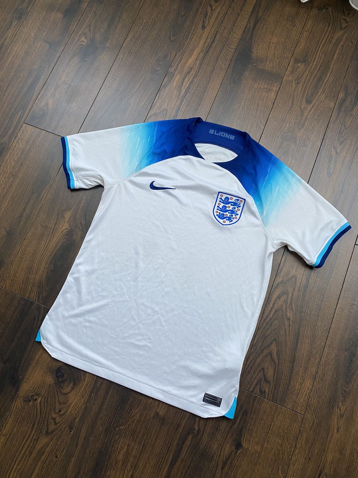 Nike Nike England team soccer jersey y2k Size US M / EU 48-50 / 2 - 1 Thumbnail