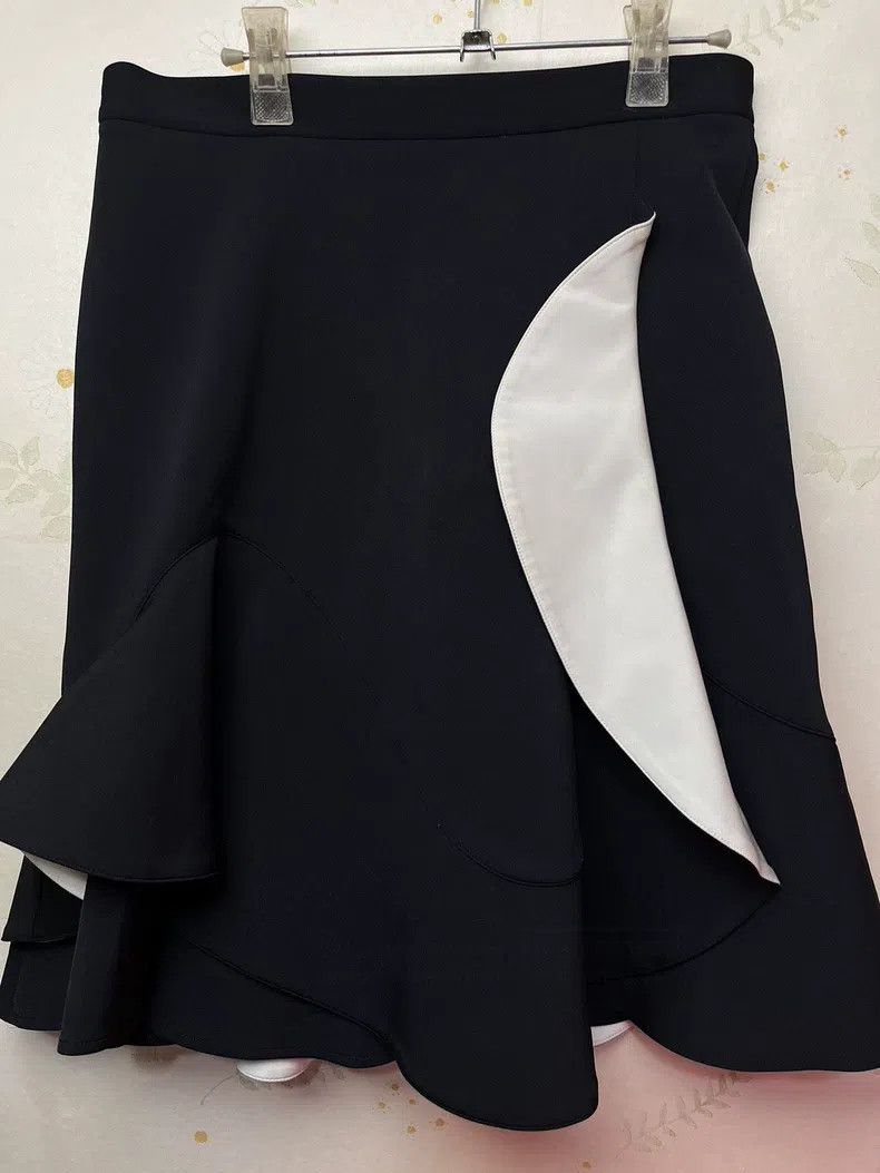 Givenchy Givenchy Black Skirt Size 39" - 1 Thumbnail