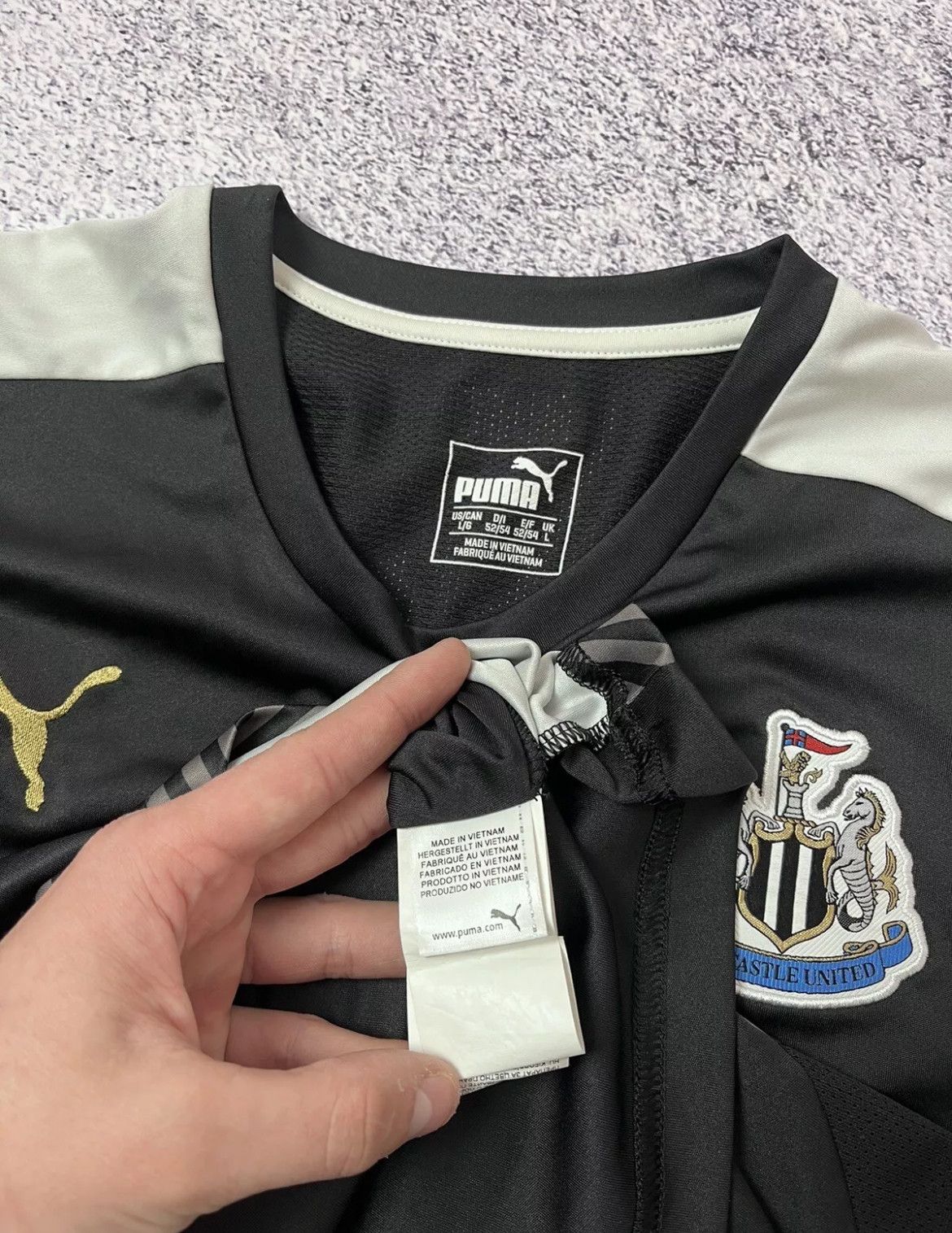 Puma Soccer Jersey Fc NEWCASTLE UNITED FOOTBALL JERSEY PUMA Size US M / EU 48-50 / 2 - 6 Thumbnail