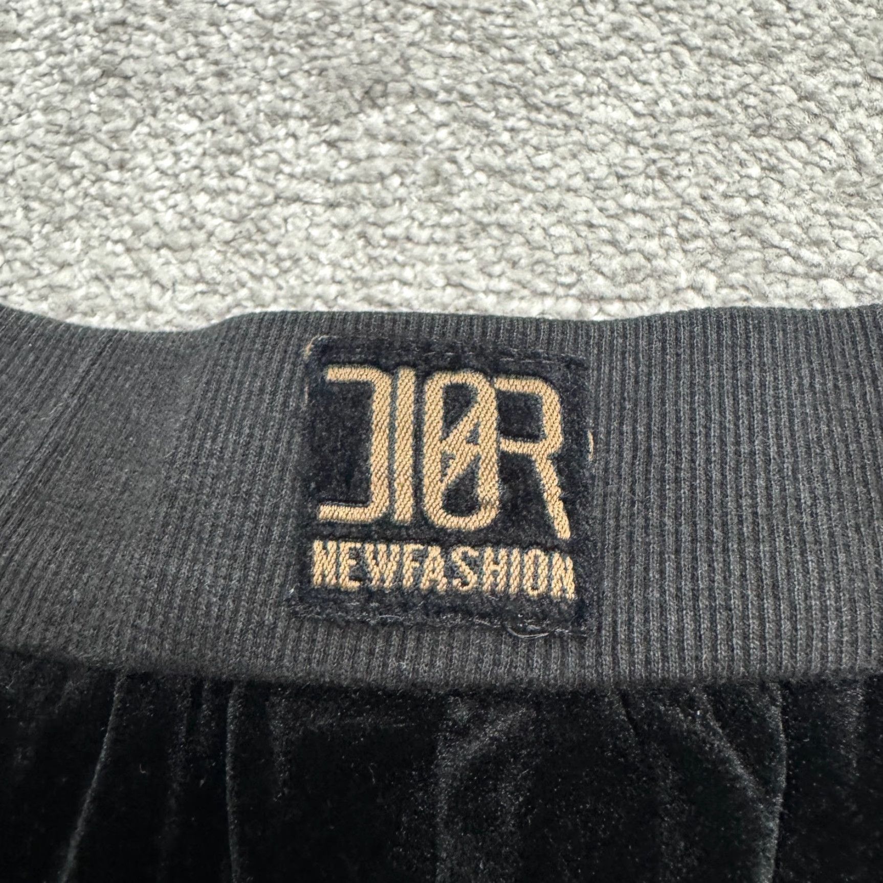 Velvet Velvet Velour Cropped Jogger Pants Womens M Black Gray Stripe Lounge Y2K Size 32" / US 10 / IT 46 - 5 Thumbnail