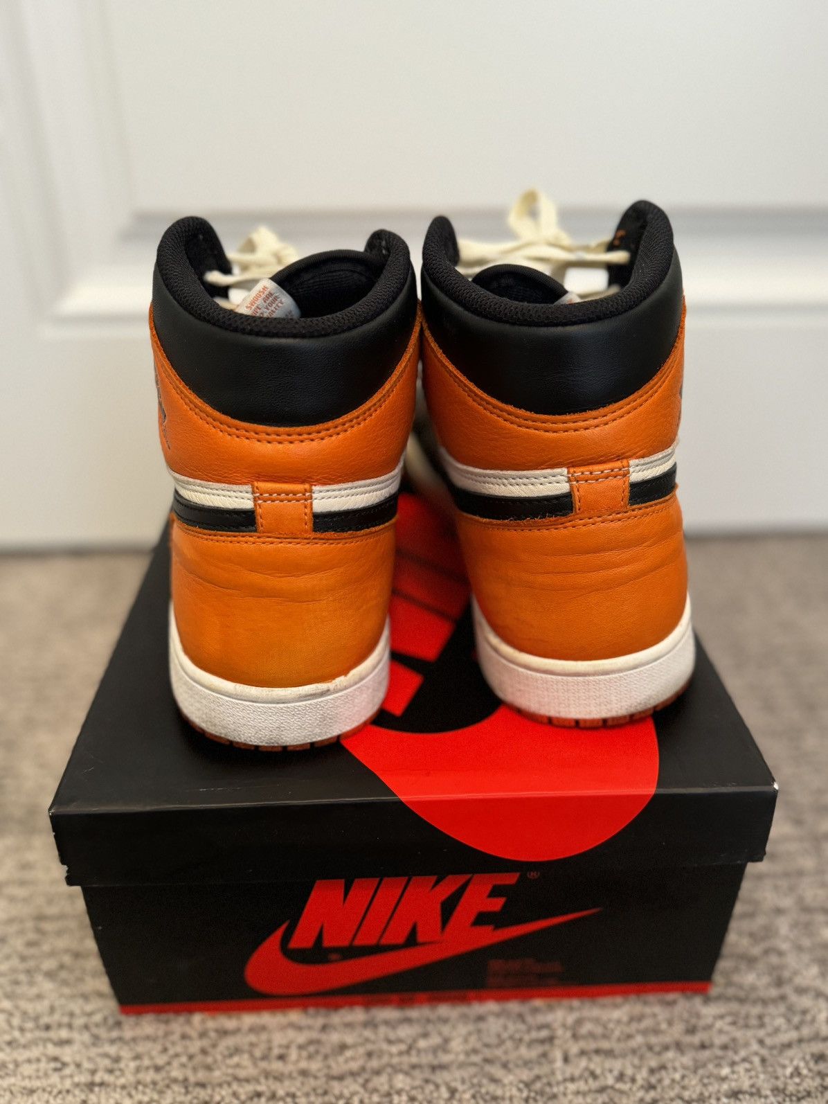Nike Jordan 1 Retro Shattered Backboard Size US 10.5 / EU 43-44 - 4 Thumbnail