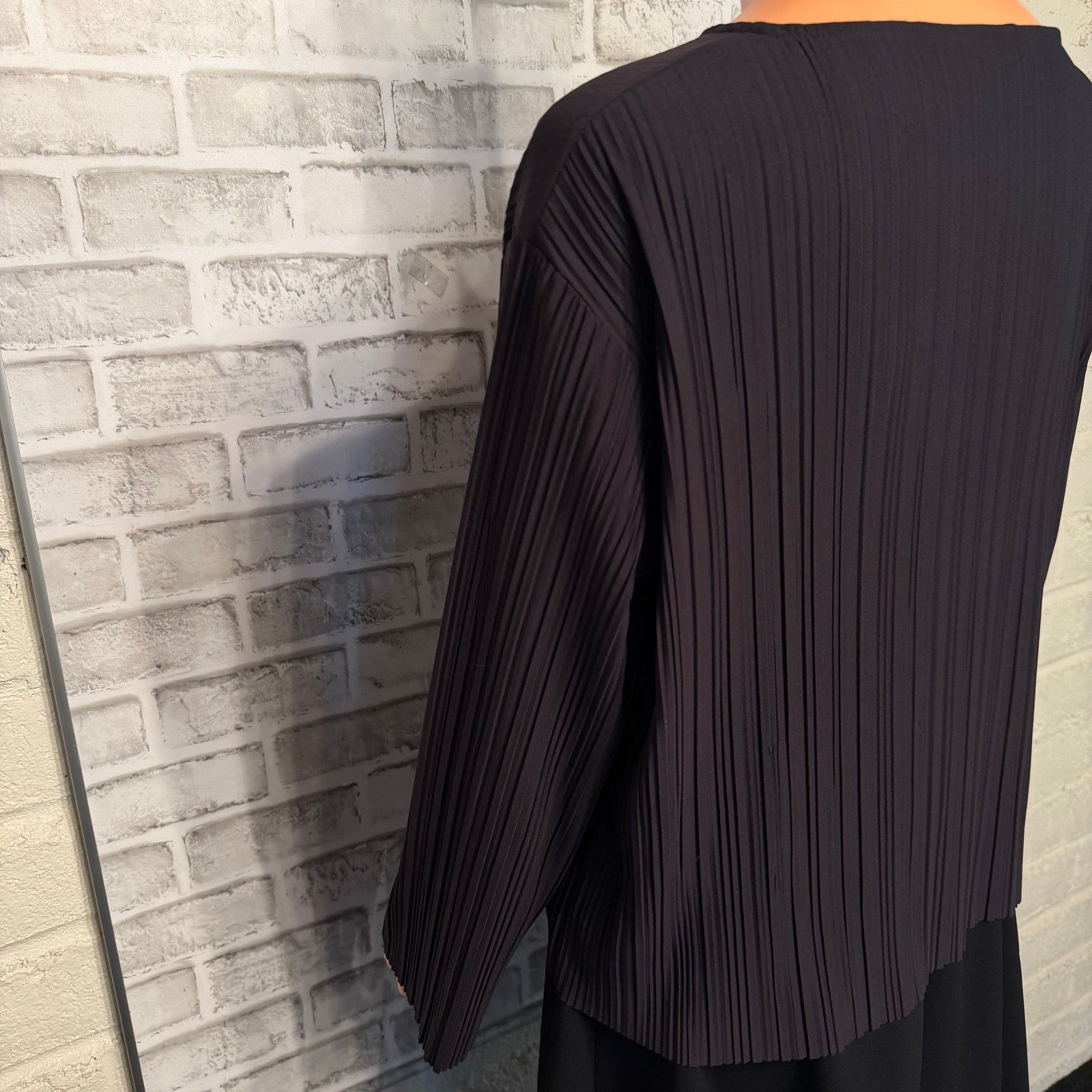 The Row Black Pleated Boxy Top Black size S Long Sleeve Minimalism Size S / US 4 / IT 40 - 3 Thumbnail