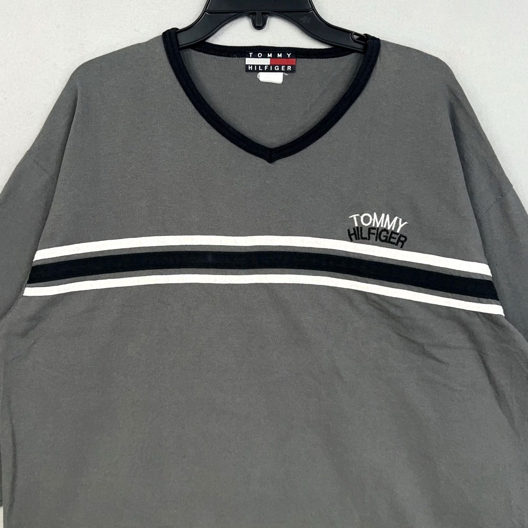 Tommy Hilfiger VINTAGE Tommy Hilfiger Shirt Mens XL Gray Stripe 90s Y2K Logo Tee Size US XL / EU 56 / 4 - 2 Thumbnail
