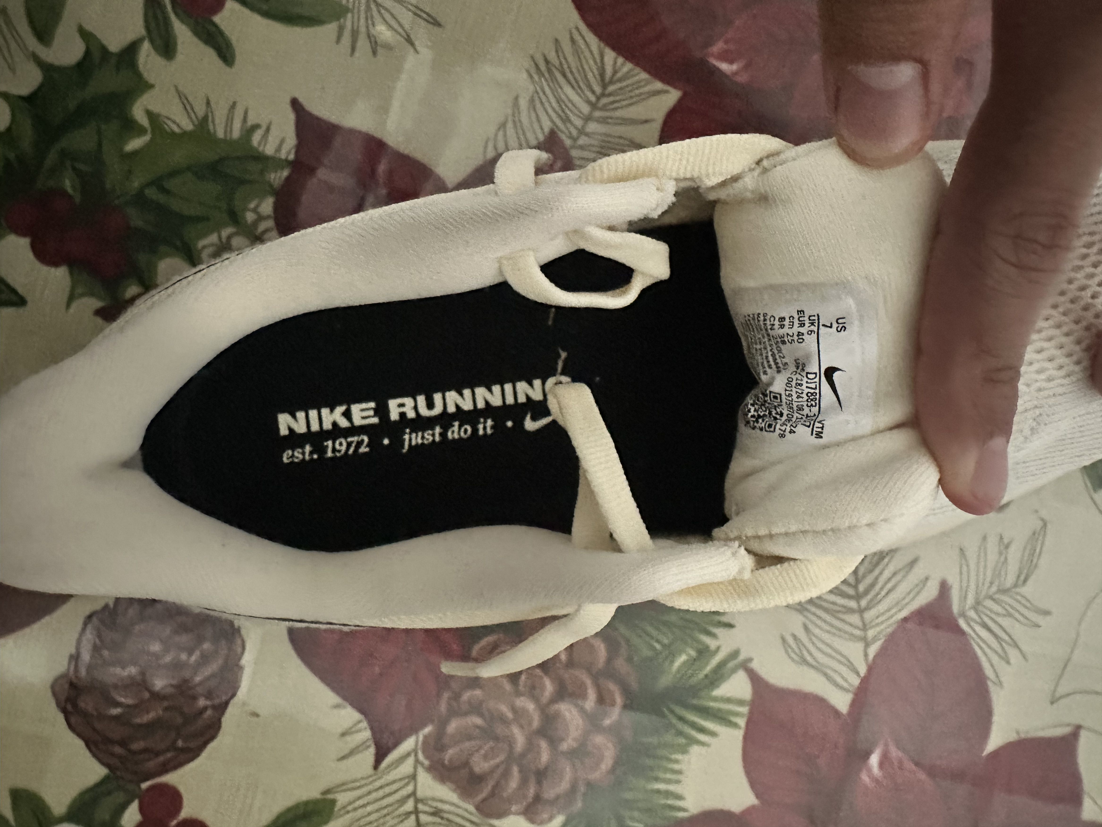 Nike Air Zoom Structure 25 'Coconut Milk' Size US 7 / EU 40 - 2 Thumbnail
