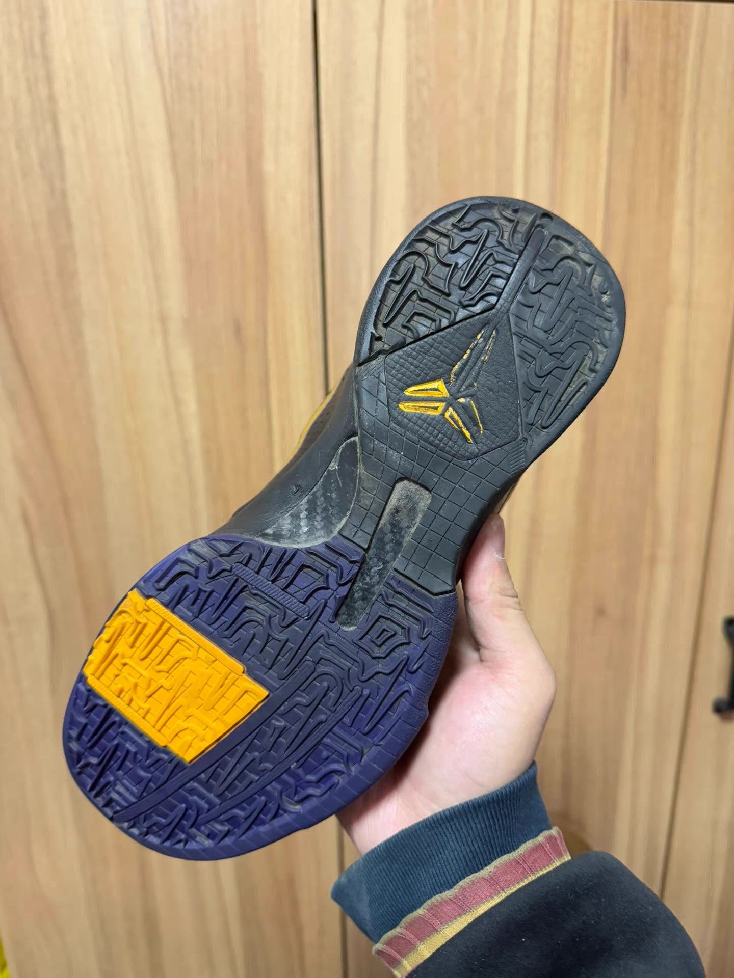 Nike Nike Kobe 5 (ZK5) Lakers Purple & Gold colorway Ｑ20 Size US 7.5 / EU 40-41 - 4 Thumbnail