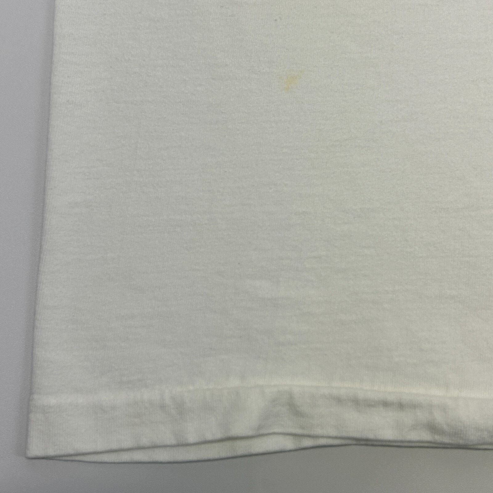 Vintage Vintage 90s St Thomas Fish T Shirt Mens L Large White Travel Size US L / EU 52-54 / 3 - 8 Thumbnail