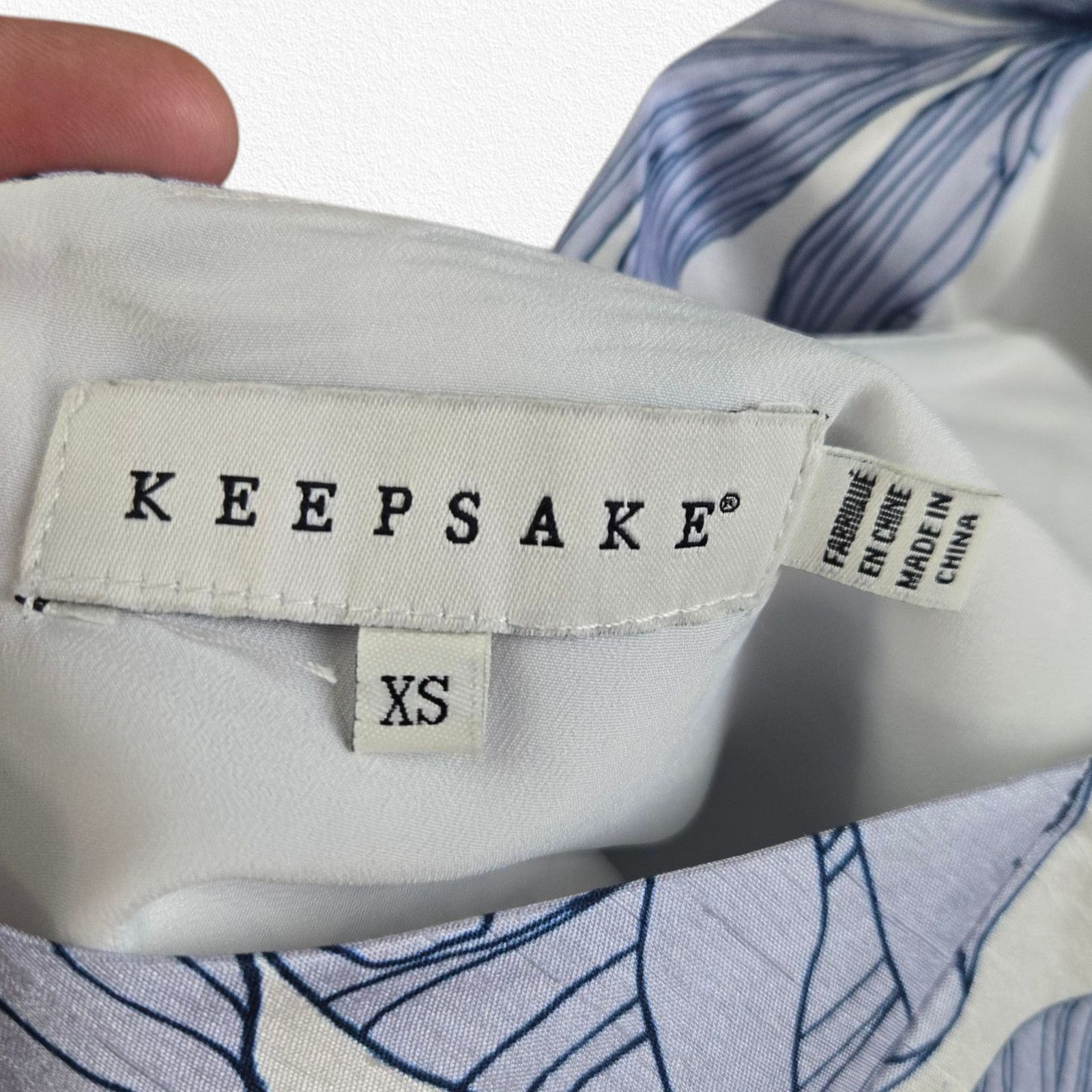 Other Keepsake Blue White Floral Satin Halter Blouse Size XS Size XS / US 0-2 / IT 36-38 - 6 Thumbnail